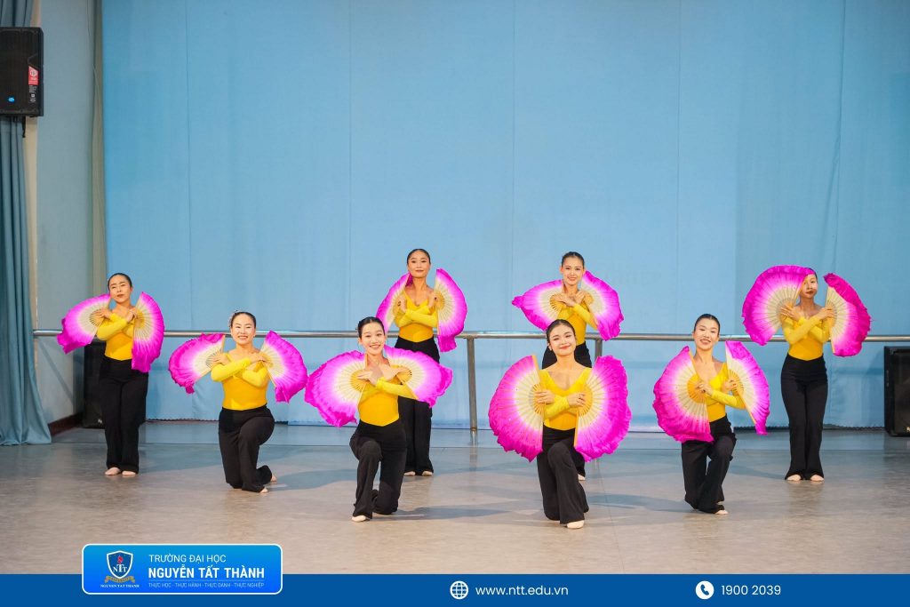 Ngành Biên đạo múa NTTU: Kiến tạo ngôn ngữ sân khấu bằng chuyển động