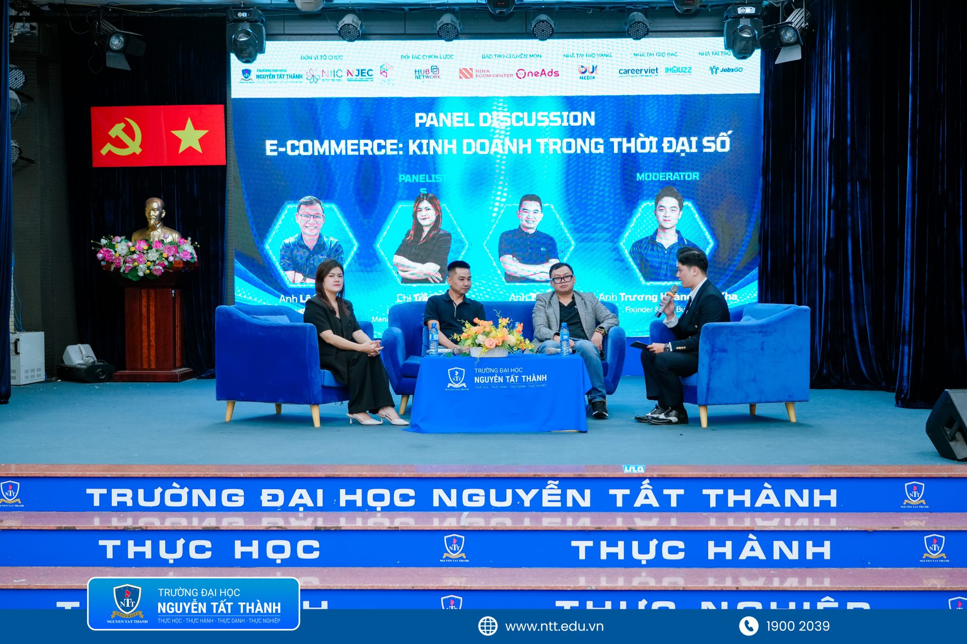 Sinh viên NTTU tiếp cận cơ hội khởi nghiệp thương mại điện tử - NEXTGEN MARKET
