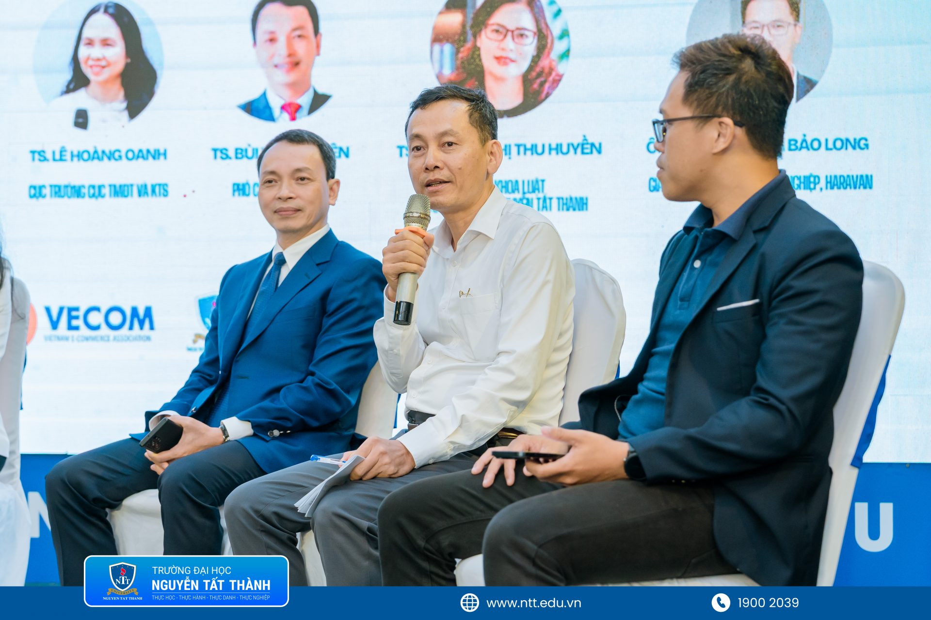 6. Phiên tọa đàm kết nối góc nhìn từ cơ quan quản lý, hiệp hội, doanh nghiệp và cơ sở đào tạo về lộ trình triển khai khung pháp lý mới trong thương mại điện tử.