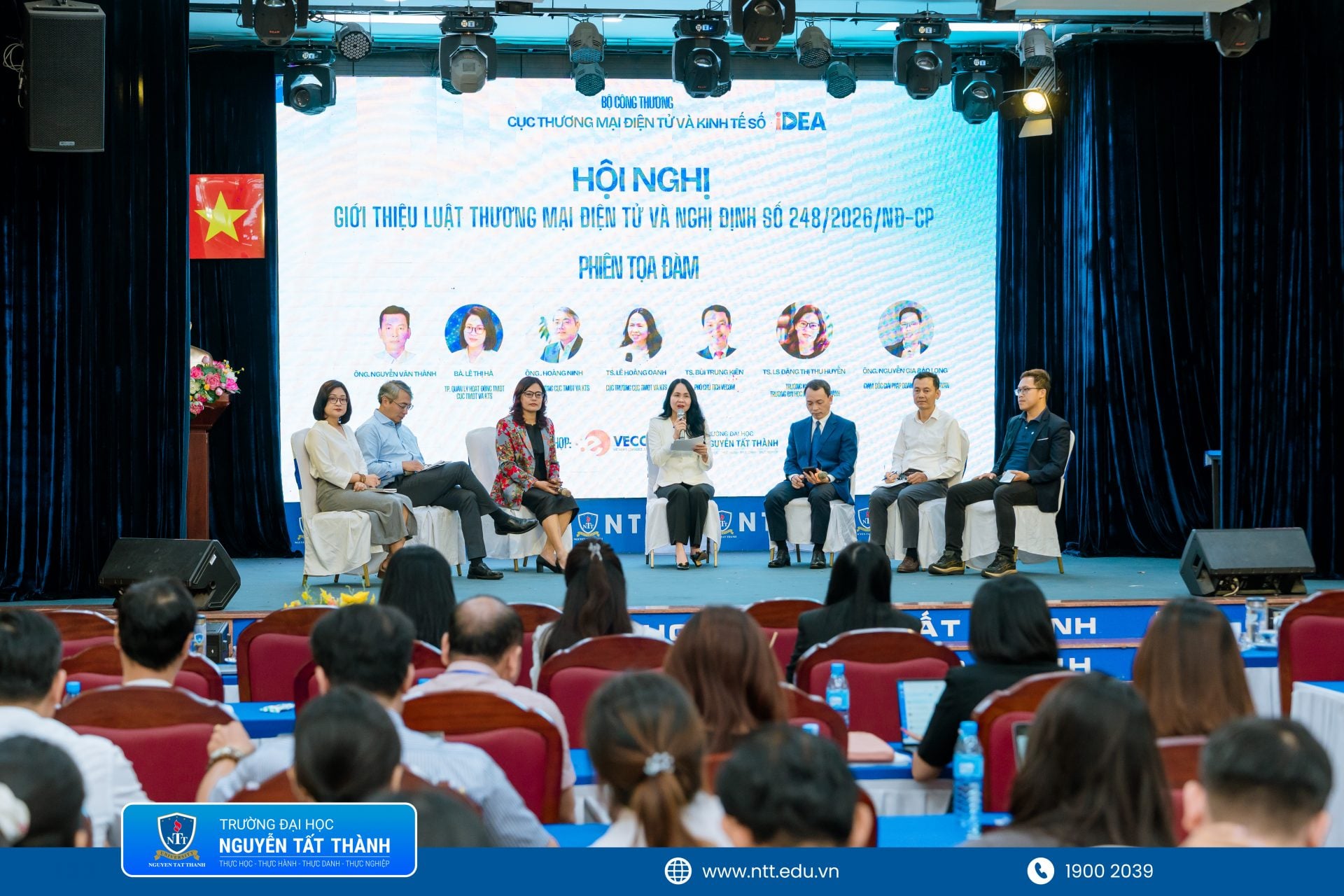 6. Phiên tọa đàm kết nối góc nhìn từ cơ quan quản lý, hiệp hội, doanh nghiệp và cơ sở đào tạo về lộ trình triển khai khung pháp lý mới trong thương mại điện tử.