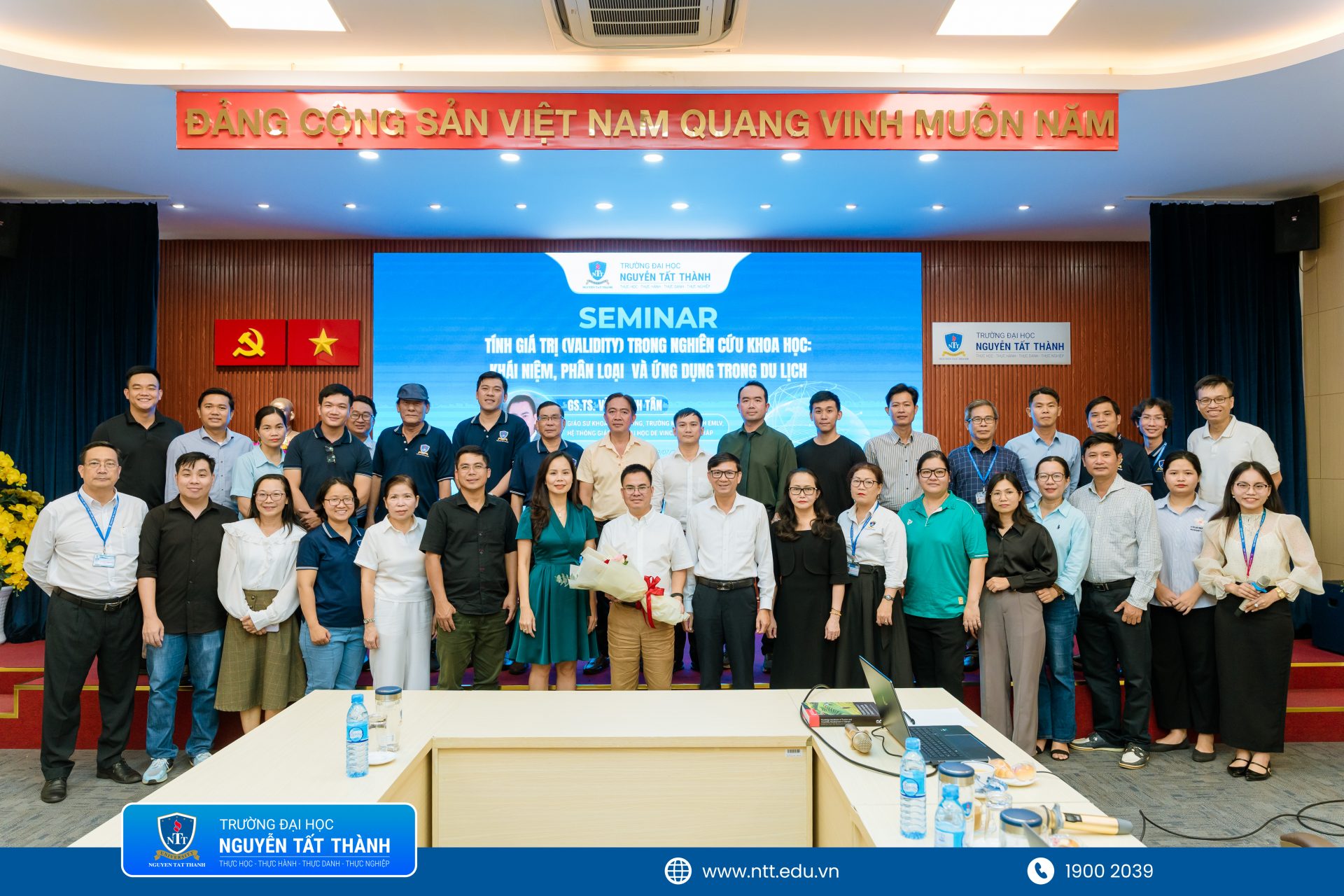 Seminar “Tính giá trị – Validity trong nghiên cứu khoa học” thu hút sự tham dự của lãnh đạo Khoa Du lịch, giảng viên, nghiên cứu sinh và học viên cao học Trường Đại học Nguyễn Tất Thành