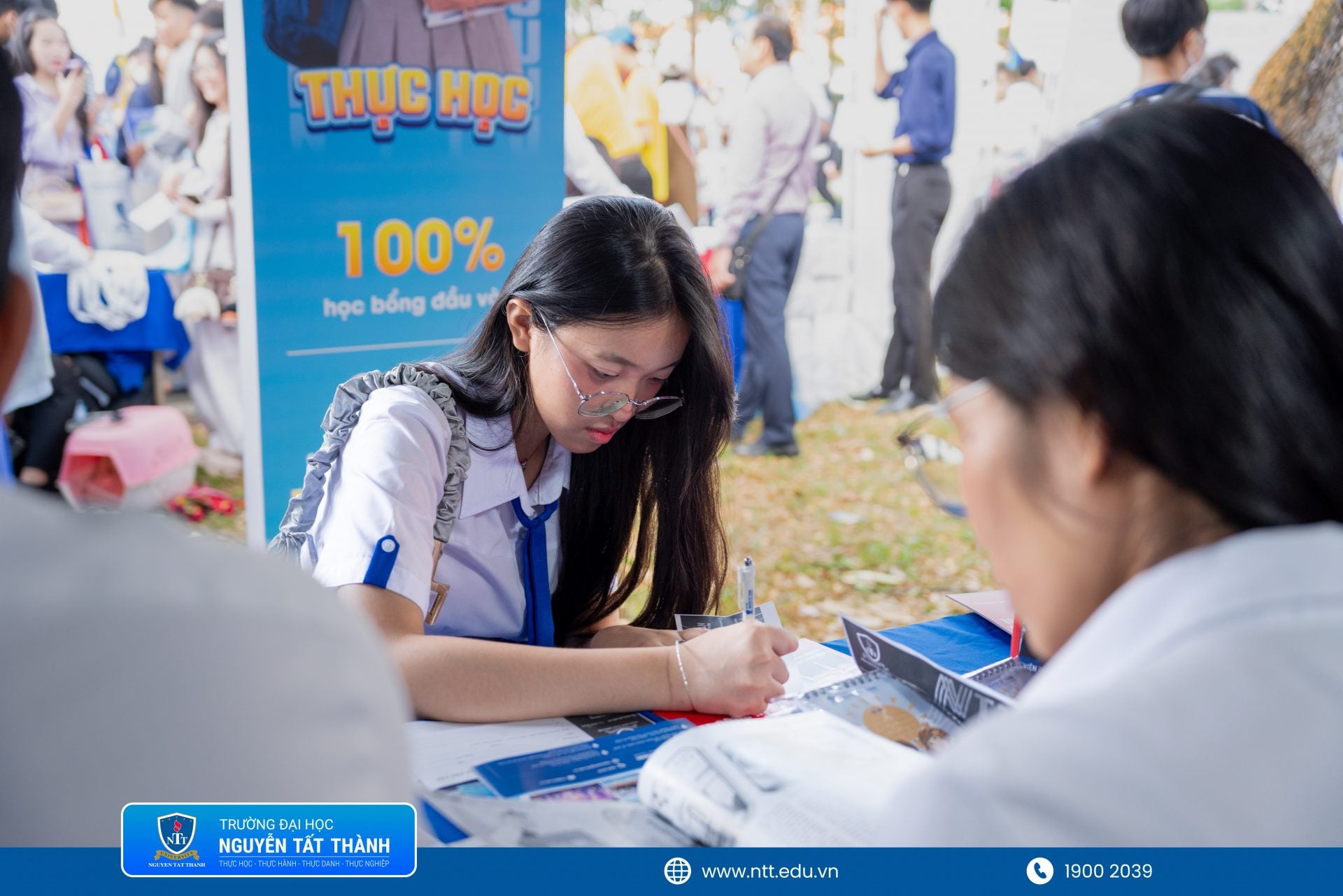 Thí sinh tìm kiếm Trường Đại học Nguyễn Tất Thành trên hệ thống bằng mã trường NTT, lựa chọn ngành học phù hợp và sắp xếp theo đúng thứ tự mong muốn.