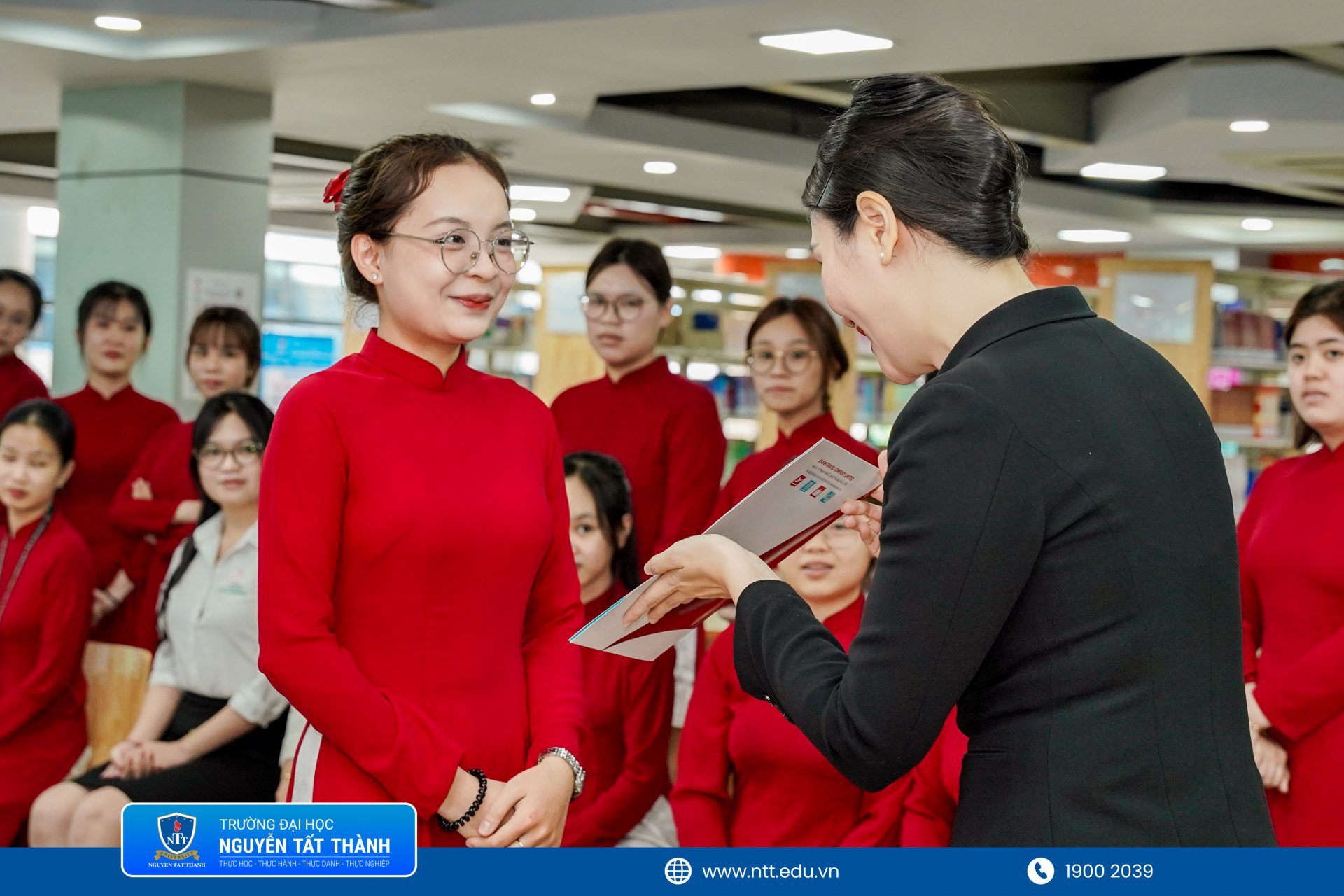 Sinh viên NTTU được học đi đôi với thực hành, tham gia hoạt động câu lạc bộ và phát triển kỹ năng toàn diện trong môi trường đại học