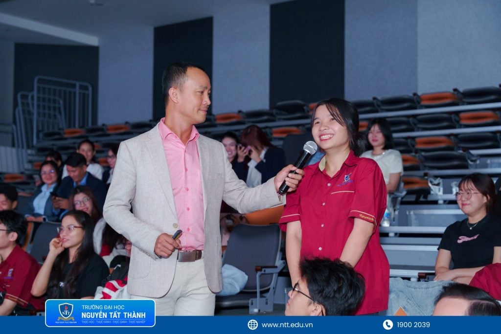 Hỏi đáp với khách mời