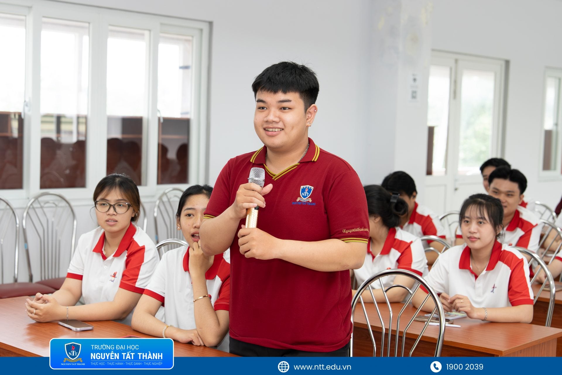Phần giao lưu với doanh nghiệp giúp sinh viên Hóa Dược NTTU mở rộng hiểu biết chuyên môn, nhận diện yêu cầu tuyển dụng và chủ động chuẩn bị cho hành trình nghề nghiệp sau tốt nghiệp
