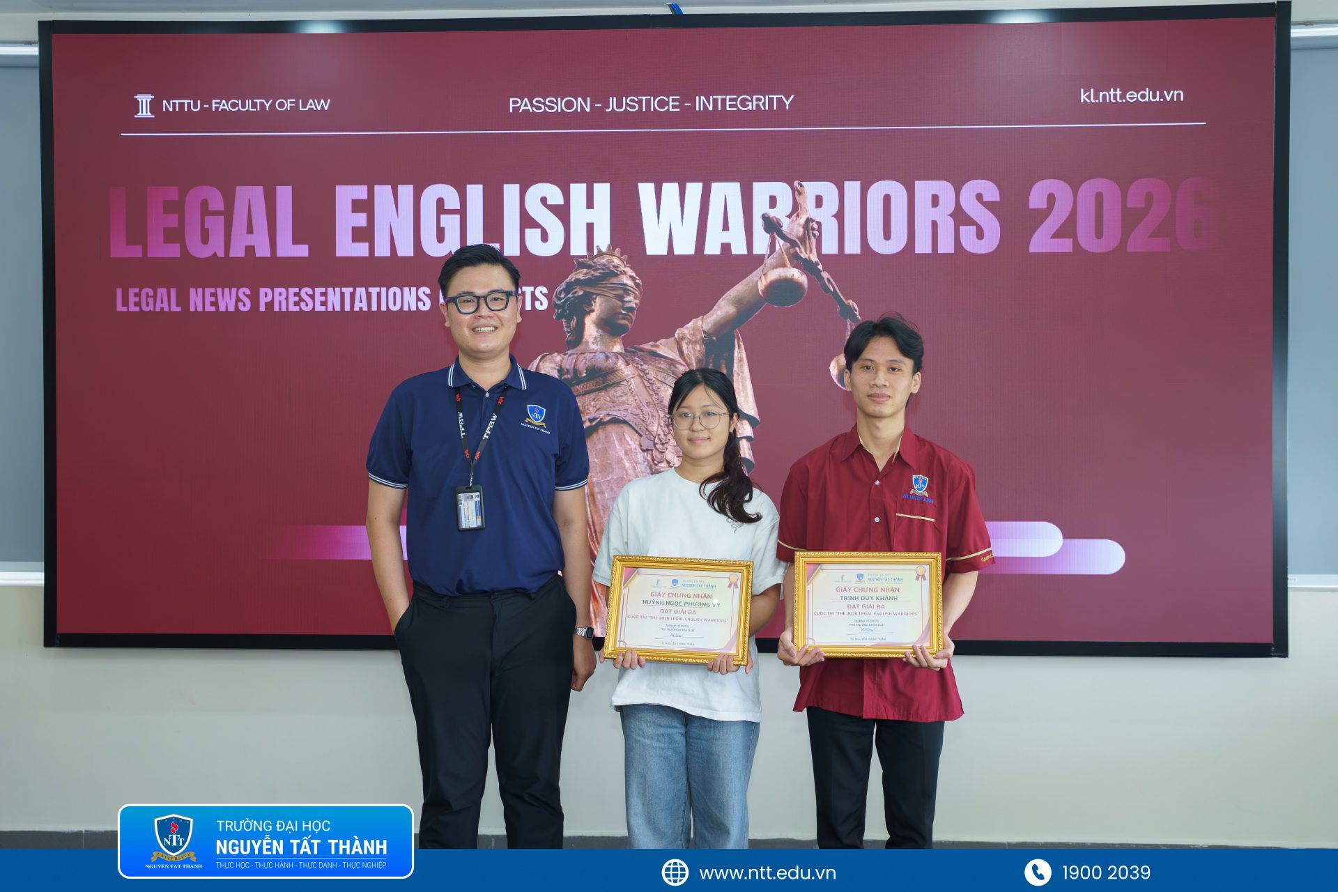 Ban tổ chức công bố kết quả và vinh danh những cá nhân, đội thi nổi bật tại LEGAL ENGLISH WARRIORS 2026