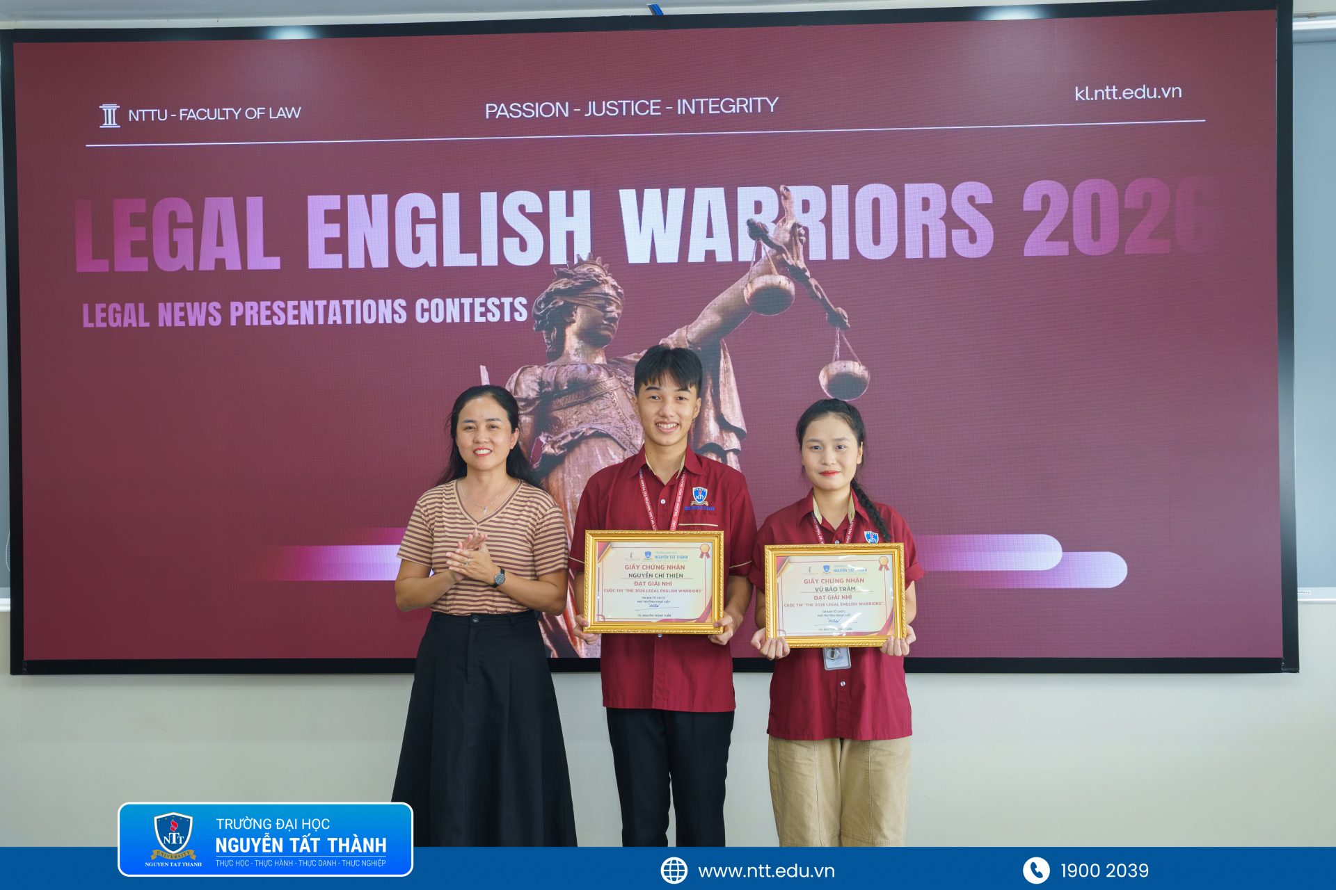 Ban tổ chức công bố kết quả và vinh danh những cá nhân, đội thi nổi bật tại LEGAL ENGLISH WARRIORS 2026