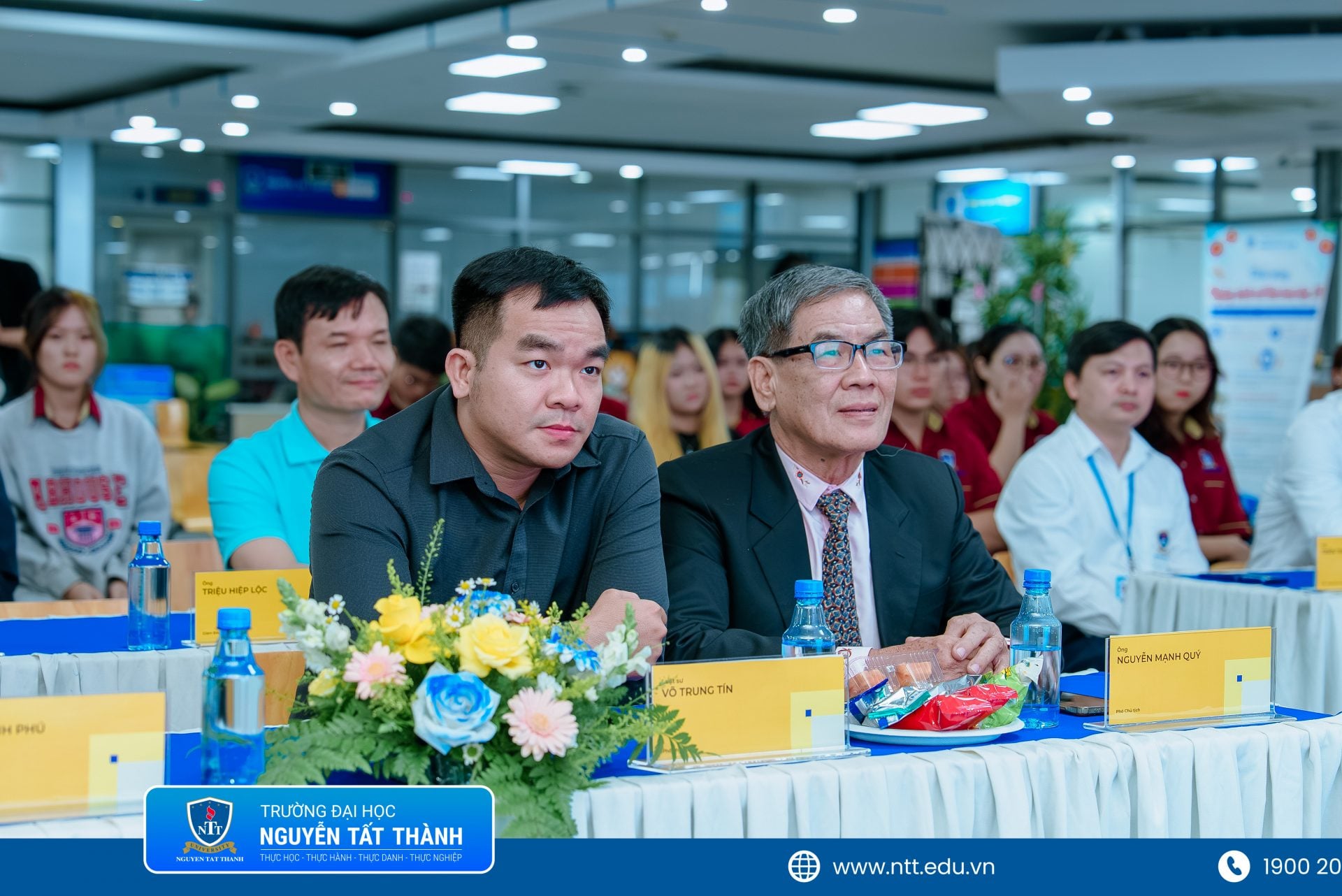 Toàn cảnh chương trình Onchain Campus – Unitour do Khoa Quản trị Kinh doanh, Trường Đại học Nguyễn Tất Thành phối hợp cùng Chi hội Blockchain TP.HCM tổ chức.