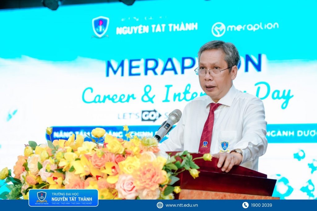 TS. Nguyễn Tuấn Anh – Phó Hiệu trưởng Trường Đại học Nguyễn Tất Thành phát biểu khai mạc chương trình Career & Interview Day: Sinh viên ngành Dược trải nghiệm phỏng vấn thực tế cùng doanh nghiệp