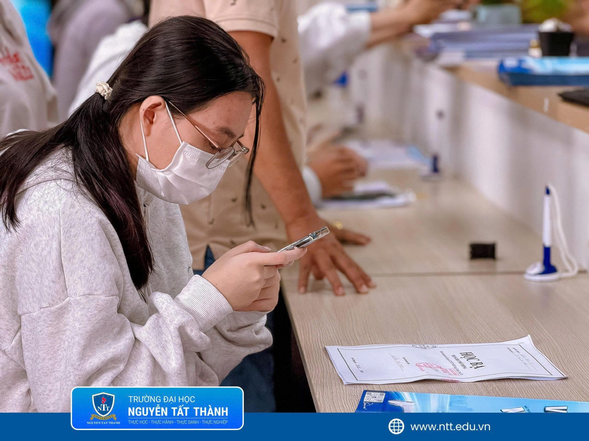 Thí sinh được hướng dẫn kiểm tra mã trường NTT, mã ngành, phương thức xét tuyển và thứ tự nguyện vọng trước khi xác nhận trên hệ thống.