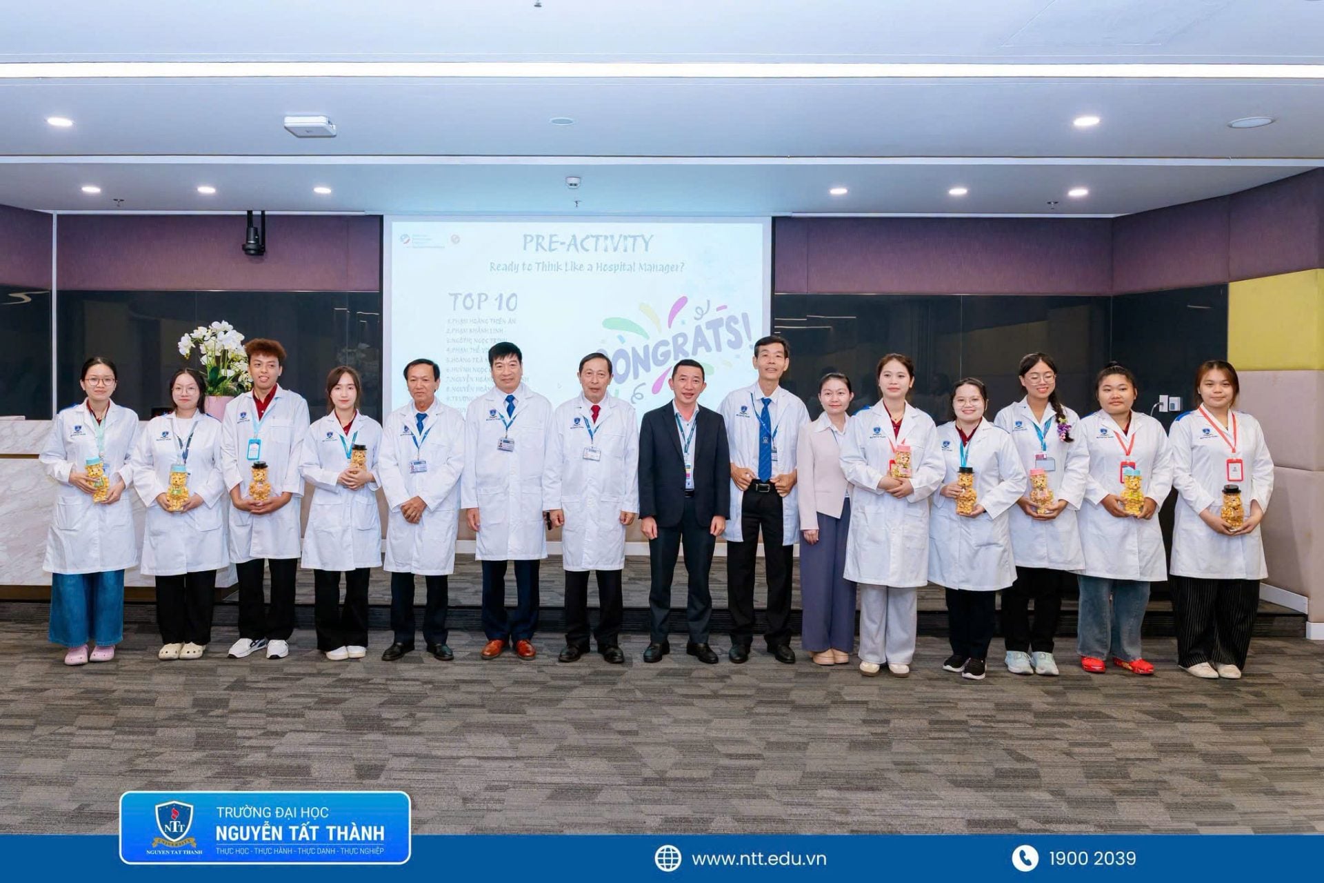 Thông qua hoạt động kết nối với Bệnh viện Quốc tế Mỹ và các đơn vị trong lĩnh vực y tế, Trường Đại học Nguyễn Tất Thành mở rộng không gian học tập thực tế, giúp sinh viên ngành Quản lý bệnh viện tiếp cận sớm môi trường nghề nghiệp và yêu cầu vận hành tại các cơ sở y tế.