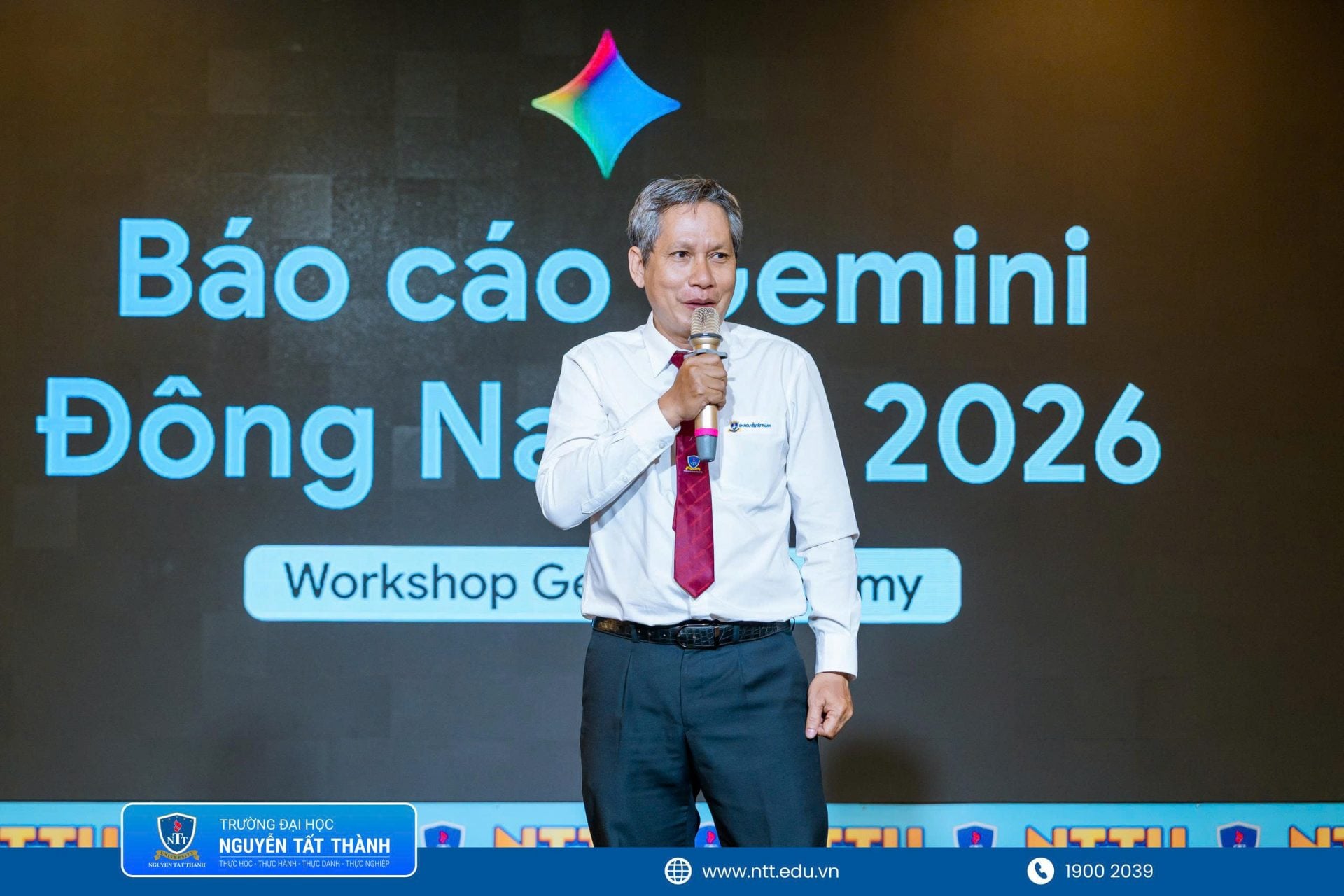 TS. Nguyễn Tuấn Anh – Phó Hiệu trưởng, Viện trưởng Viện Đào tạo Song ngữ NTT – chia sẻ về yêu cầu trang bị năng lực số, tư duy phản biện và khả năng thích ứng cho sinh viên trong bối cảnh AI phát triển nhanh chóng