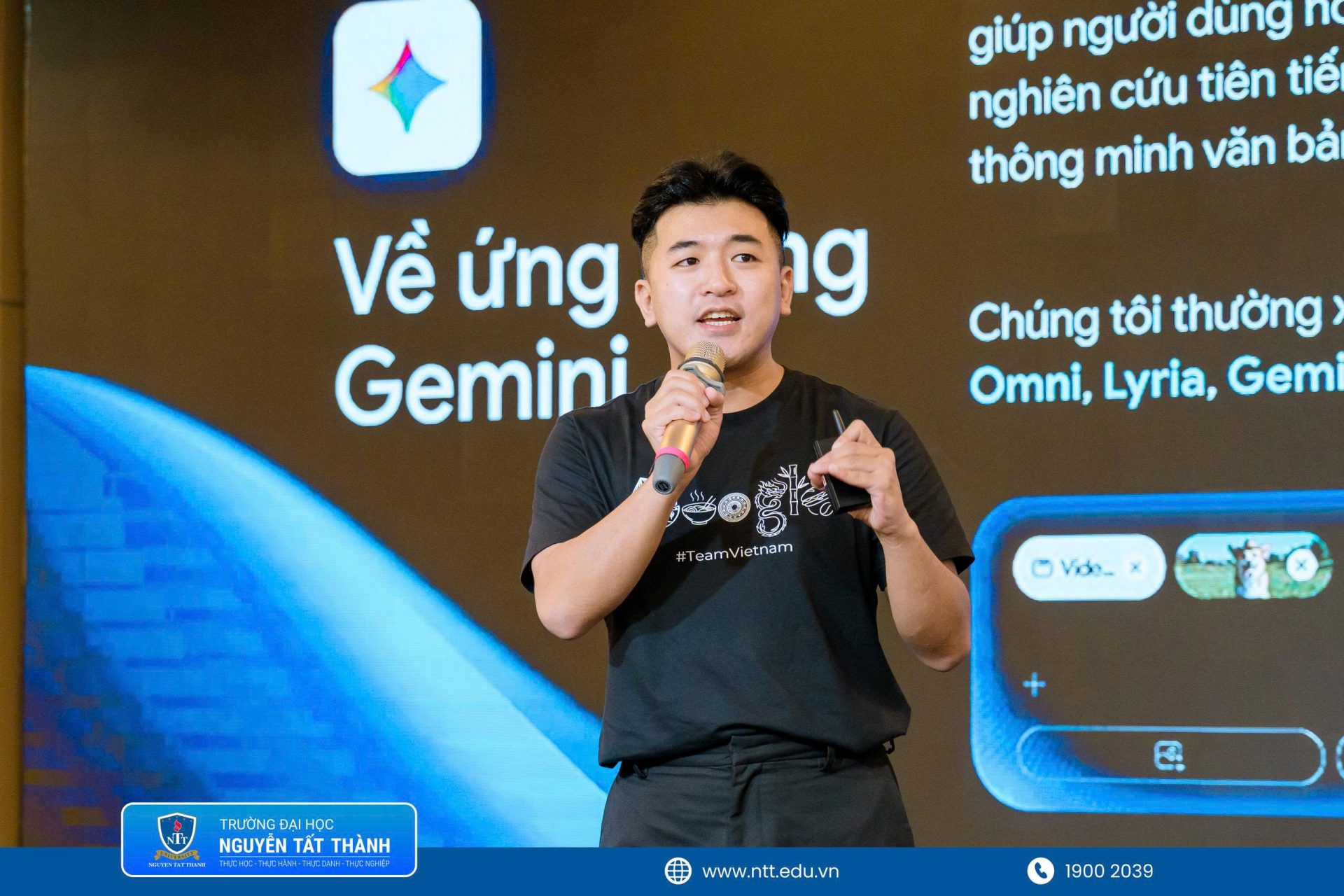 Ông Nguyễn Đình Đăng Khoa – Communications & Public Affairs Lead, Google Việt Nam – trình bày “Báo cáo Gemini: Đông Nam Á 2026”, cung cấp những dữ liệu nổi bật về xu hướng ứng dụng Gemini tại Việt Nam và khu vực.