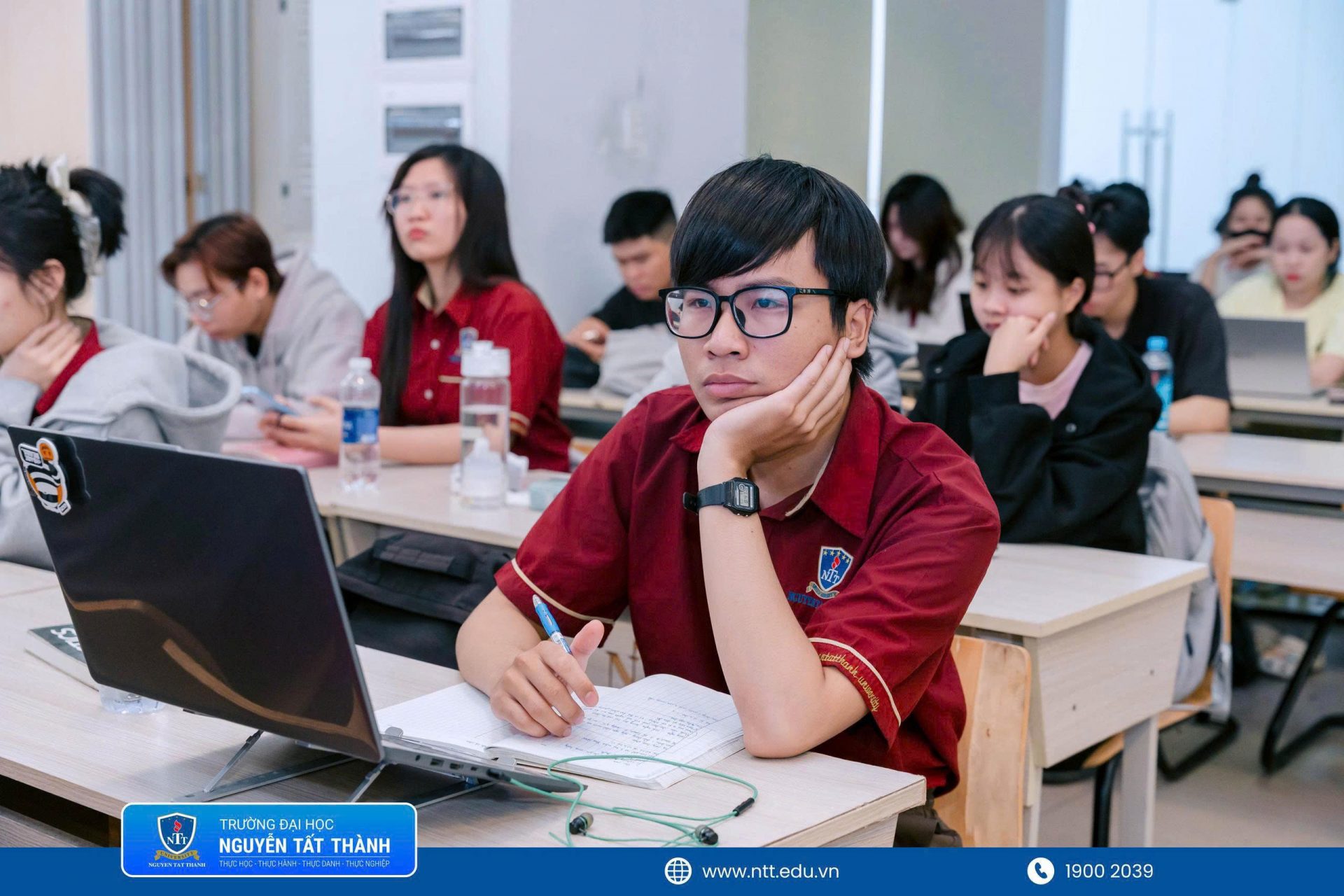 The seminar “iLogistics – From Theory to Practice: Lessons in Procurement Management” contributes to expanding practical experiences for Logistics and Supply Chain Management students right within their specialized course.