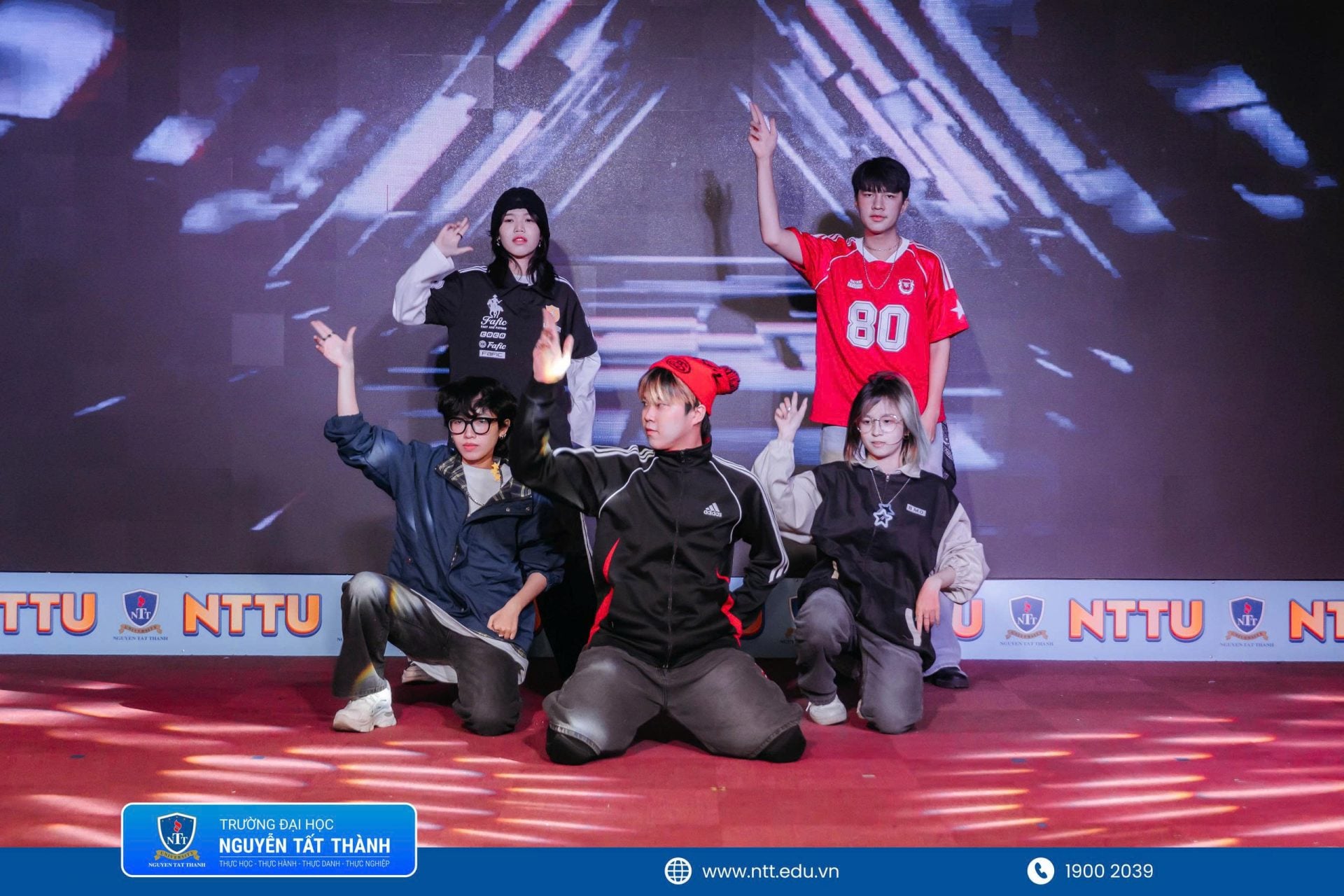 Các giải Nhì ở các hạng mục thuộc về “Người Gieo Mầm Xanh” của Nguyễn Tuấn Huy (ca hát), “Năng Lượng Tuổi Trẻ” của lớp 23DDH1A (biểu diễn vũ đạo) và “Ngọc Vũ Bích Linh” của NTK Phùng Thị Kim Ngọc (Thời trang & Sản phẩm sáng tạo).