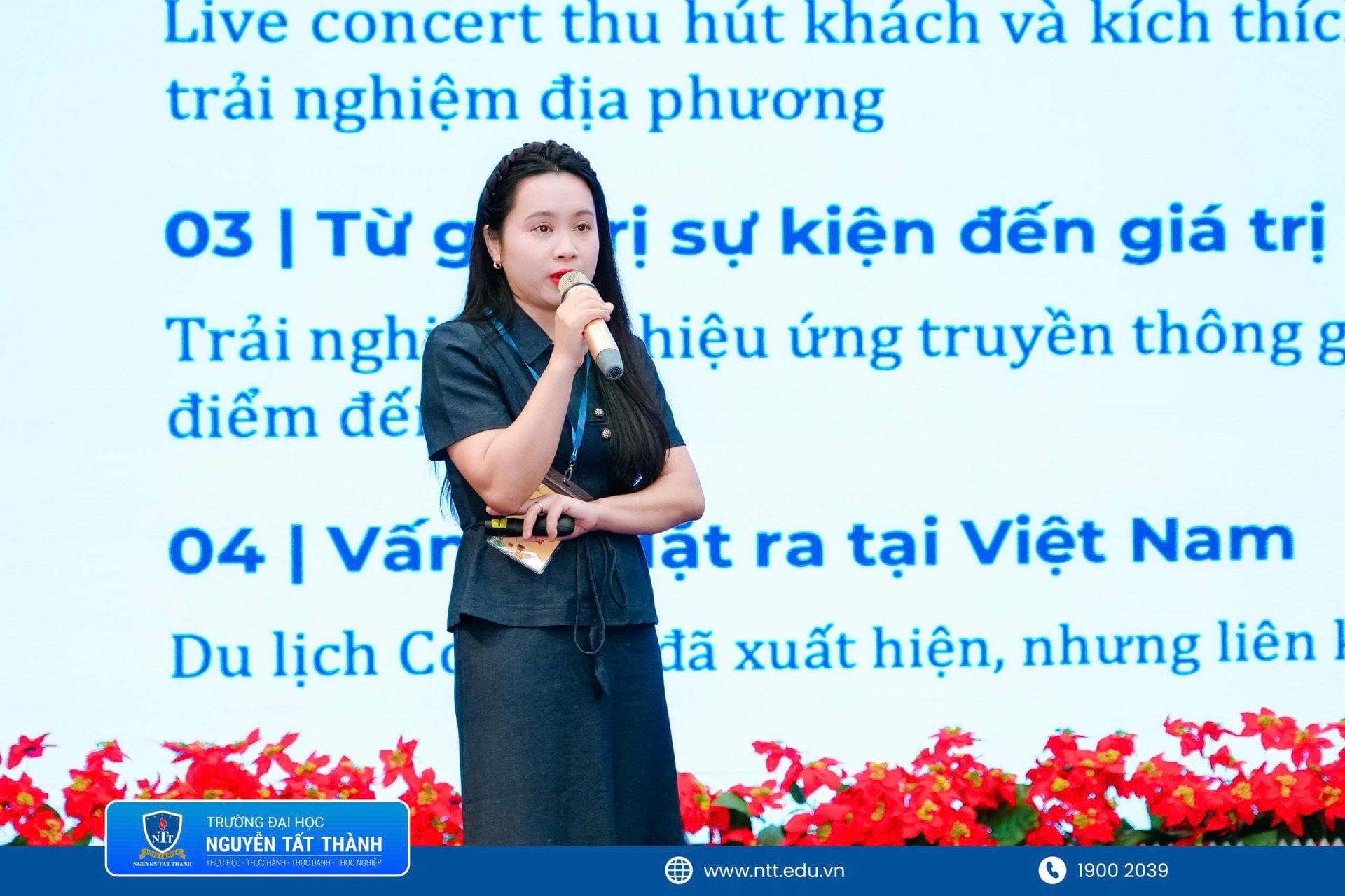 Phiên Tổng thể của Hội thảo tập trung trao đổi về xây dựng thương hiệu điểm đến Việt Nam, gia tăng giá trị điểm đến và những vấn đề đặt ra trong bối cảnh mới.