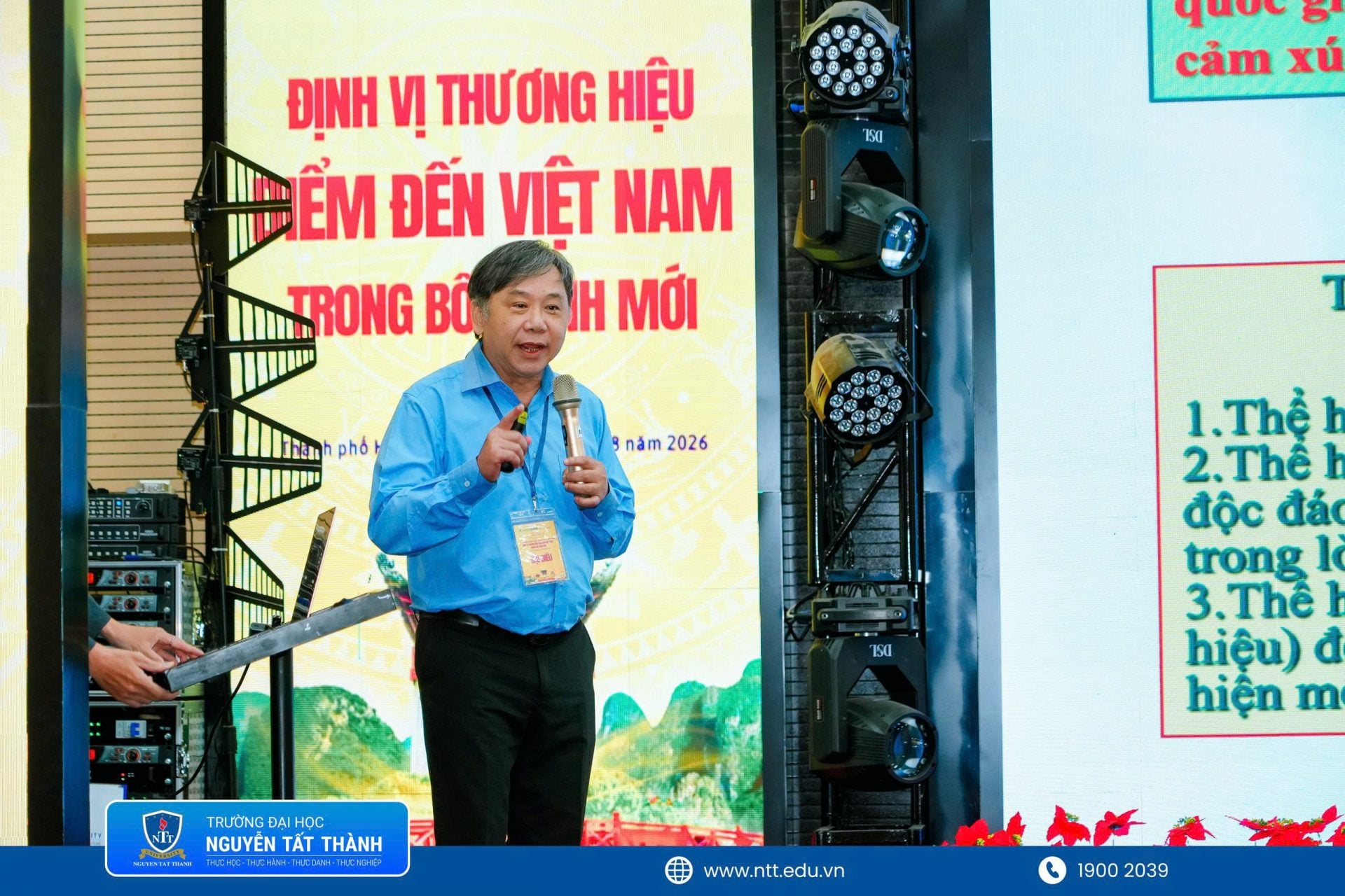 Phiên Tổng thể của Hội thảo tập trung trao đổi về xây dựng thương hiệu điểm đến Việt Nam, gia tăng giá trị điểm đến và những vấn đề đặt ra trong bối cảnh mới.