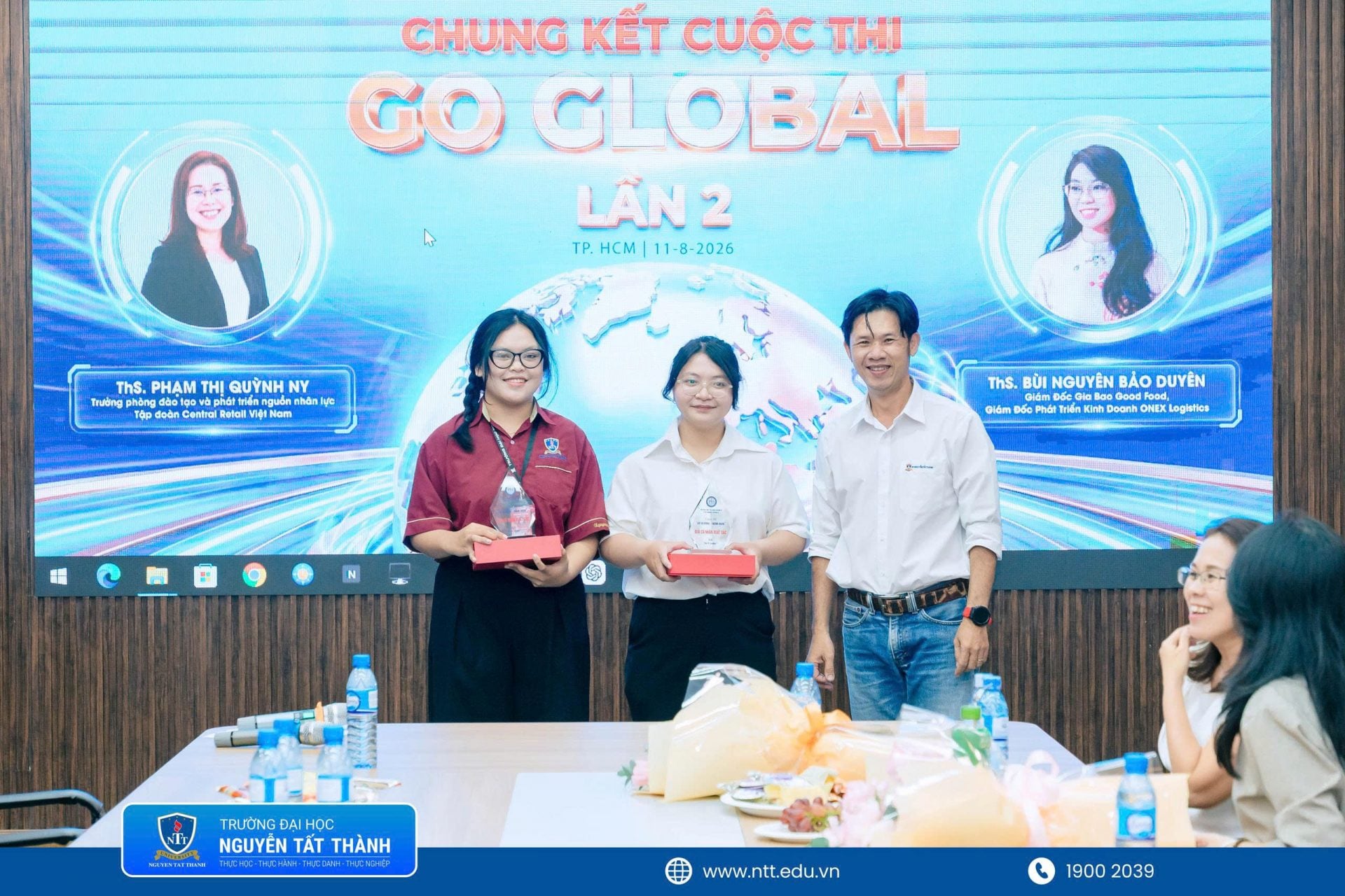 Các đội thi xuất sắc được vinh danh tại Go Global lần 2, ghi nhận những ý tưởng sáng tạo, khả năng storytelling và bản lĩnh thuyết trình, phản biện của sinh viên Khoa Quản trị Kinh doanh NTTU