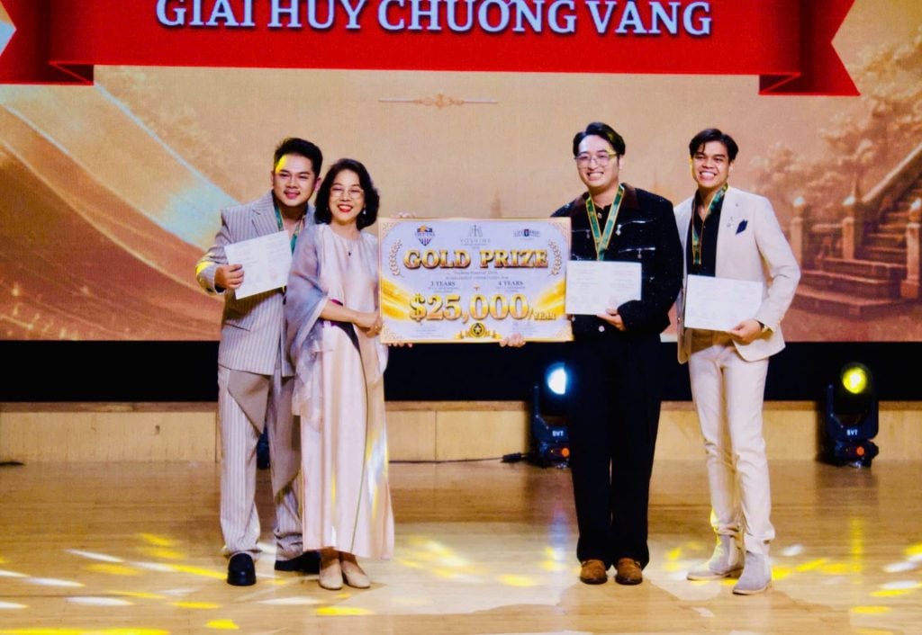nhận giải