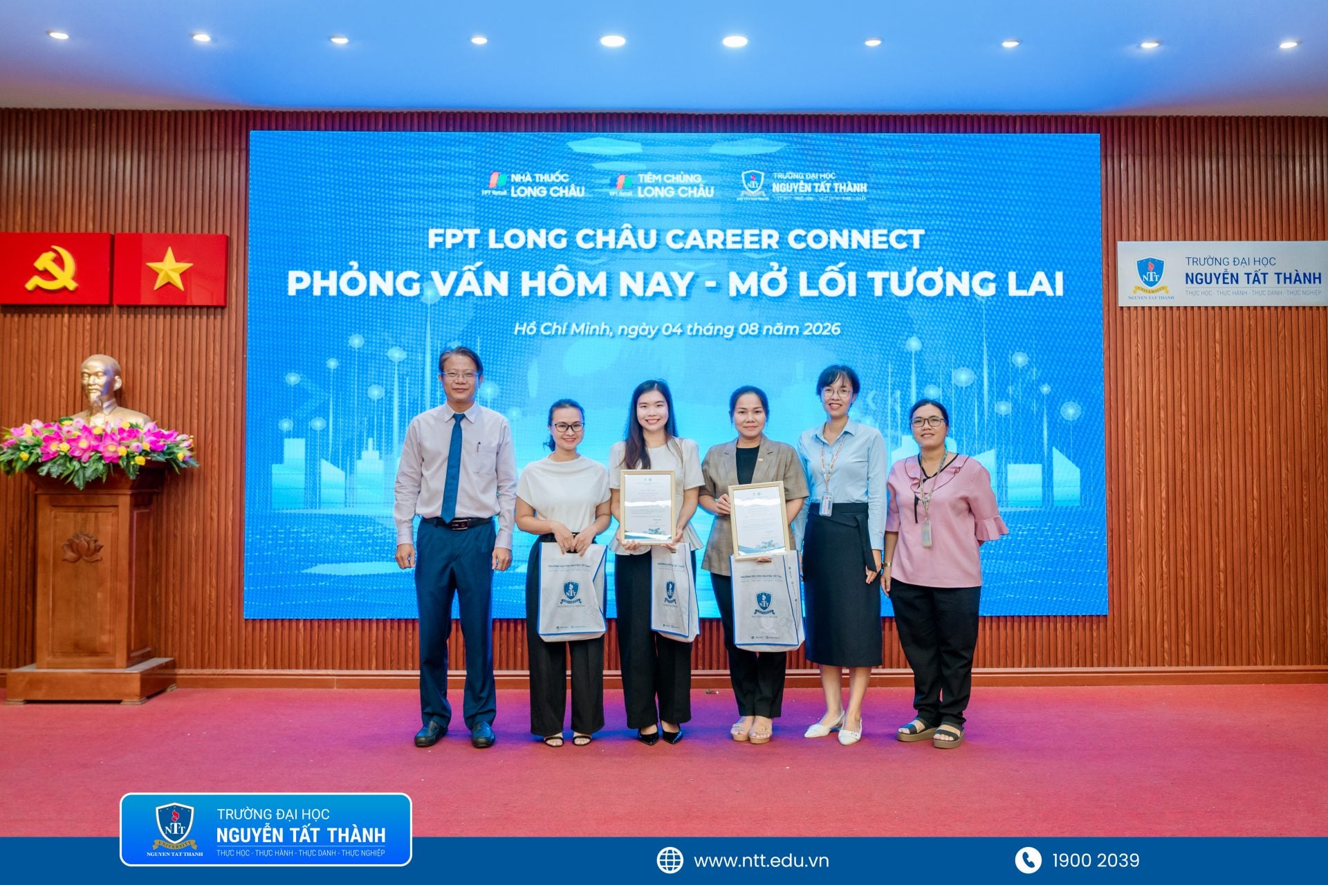 Long Châu Career Connect 