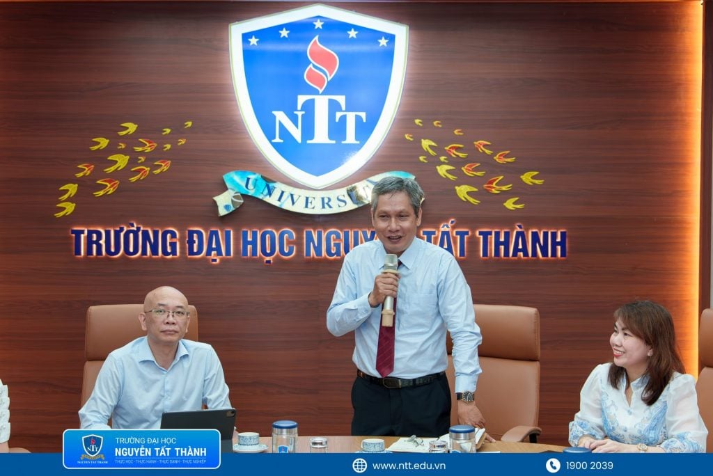 TS. Nguyễn Tuấn Anh – Phó Hiệu trưởng Trường Đại học Nguyễn Tất Thành phát biểu tại chương trình.