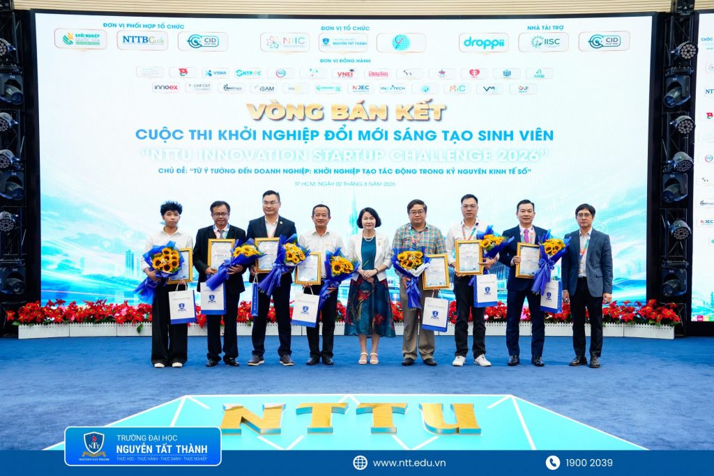 Tri ân nhà tài trợ