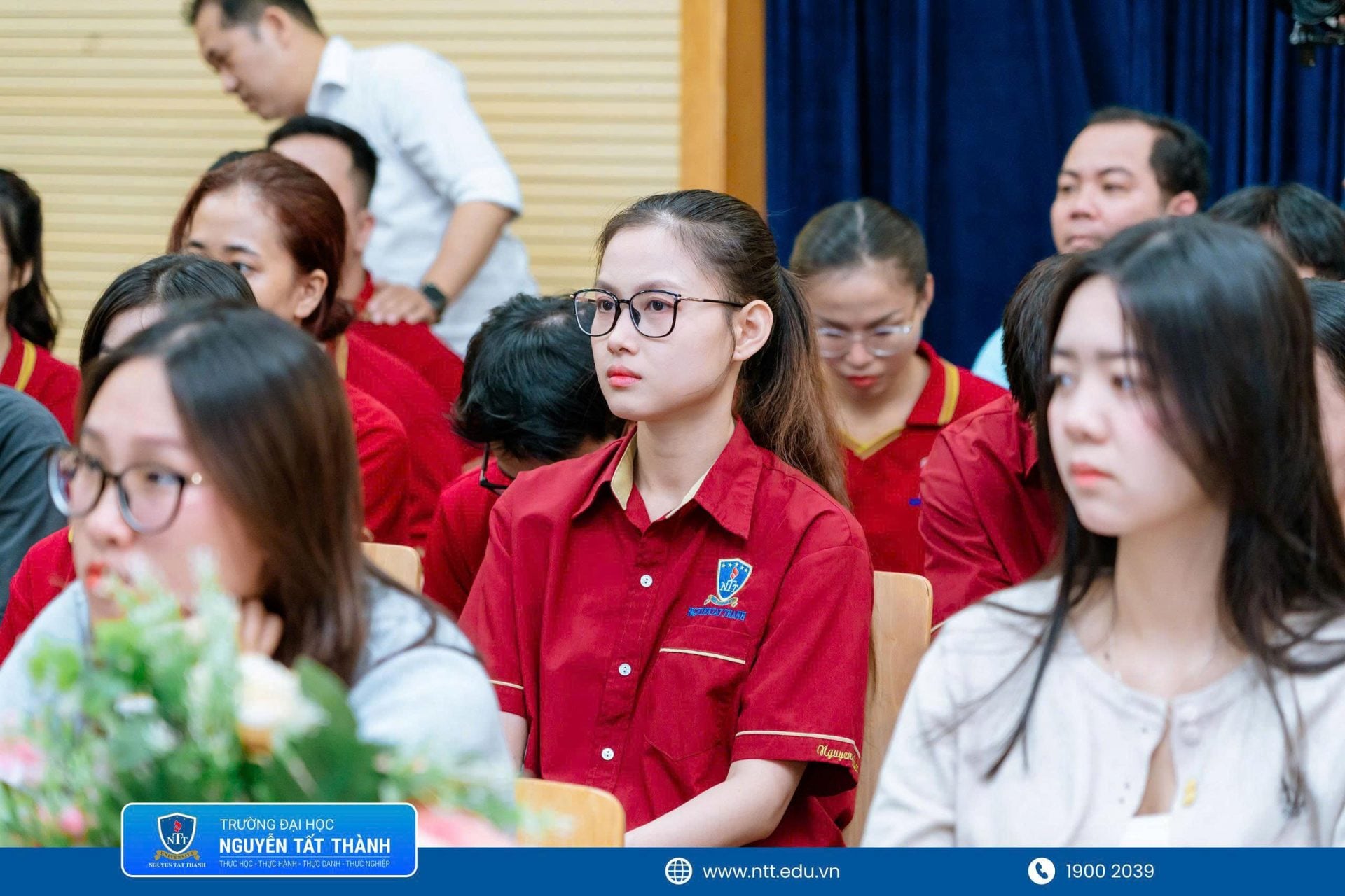 Giảng viên và sinh viên Khoa Nghệ thuật Biểu diễn, Trường Đại học Nguyễn Tất Thành tham gia seminar “Thổi hồn công nghệ vào di sản – Ứng dụng AI trong giảng dạy Âm nhạc truyền thống