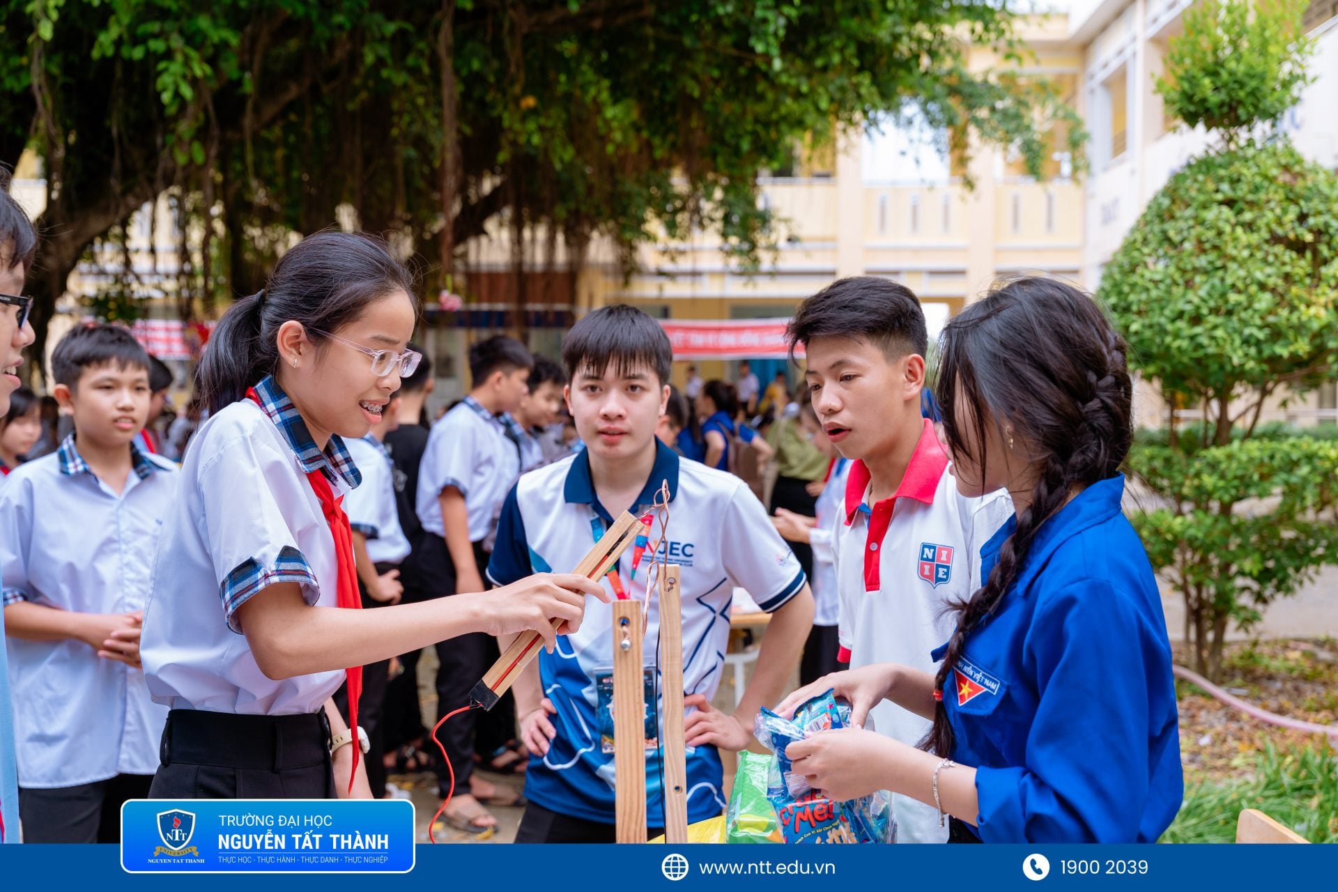 trung thu trao em