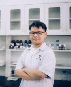 Sự đồng hành và hướng dẫn tận tình của ThS. Trần Thị Bích Huy đã giúp Gia Bảo vượt qua những thử thách trong quá trình nghiên cứu, bảo vệ thành công khóa luận tốt nghiệp bằng tiếng Anh với số điểm 9,6.