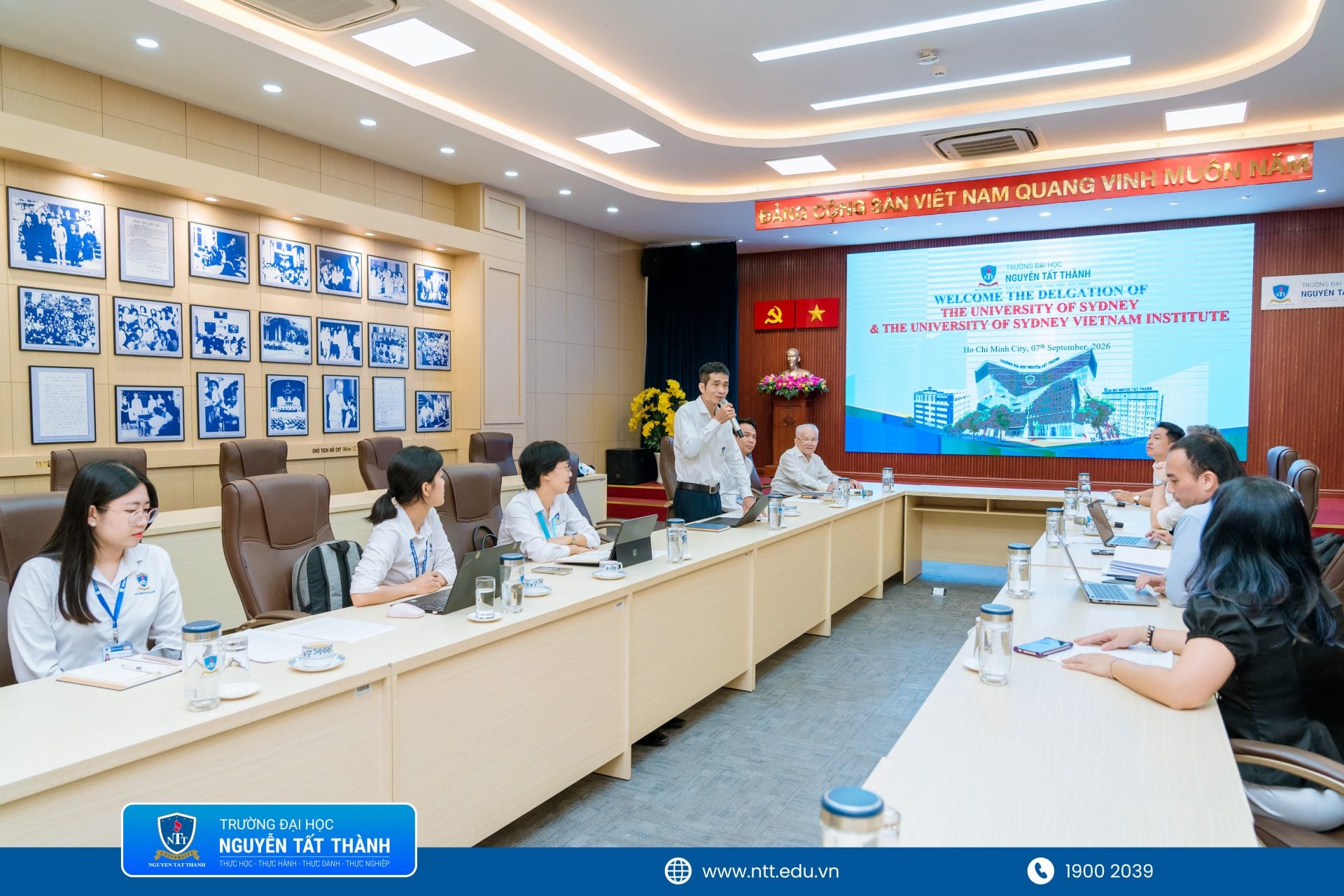 Khoa Dược Trường Đại học Nguyễn Tất Thành làm việc với đoàn chuyên gia Đại học Sydney và Viện Đại học Sydney Việt Nam về các hướng hợp tác nghiên cứu trong lĩnh vực khoa học sức khỏe.