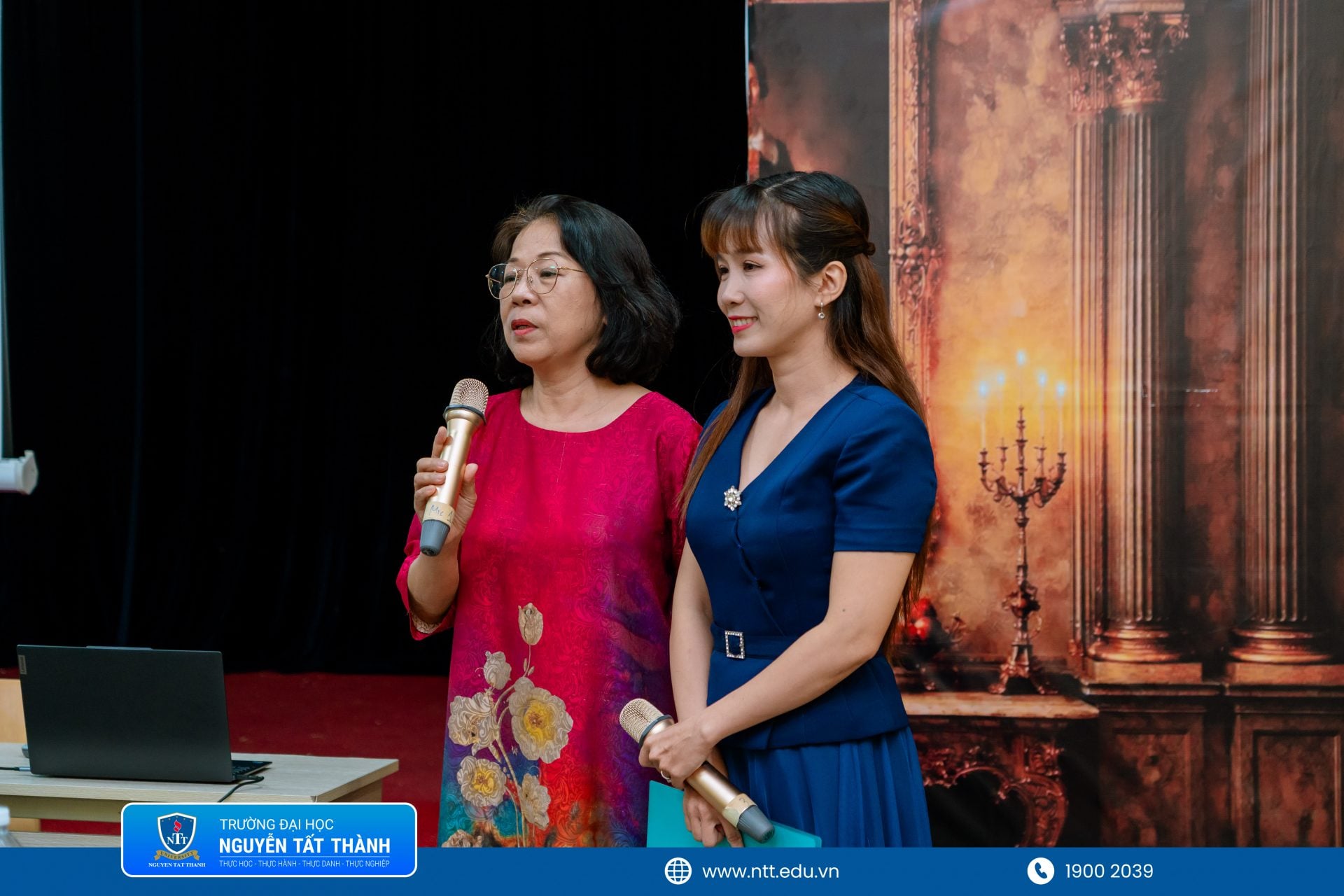 ThS. NSƯT. Nguyễn Thị Ánh Tuyết – Trưởng Khoa Nghệ thuật Biểu diễn chia sẻ về vai trò của AI trong đổi mới phương pháp giảng dạy, đồng thời nhấn mạnh công nghệ không thể thay thế cảm xúc, kinh nghiệm nghề nghiệp và sự truyền cảm trực tiếp trong đào tạo nghệ thuật