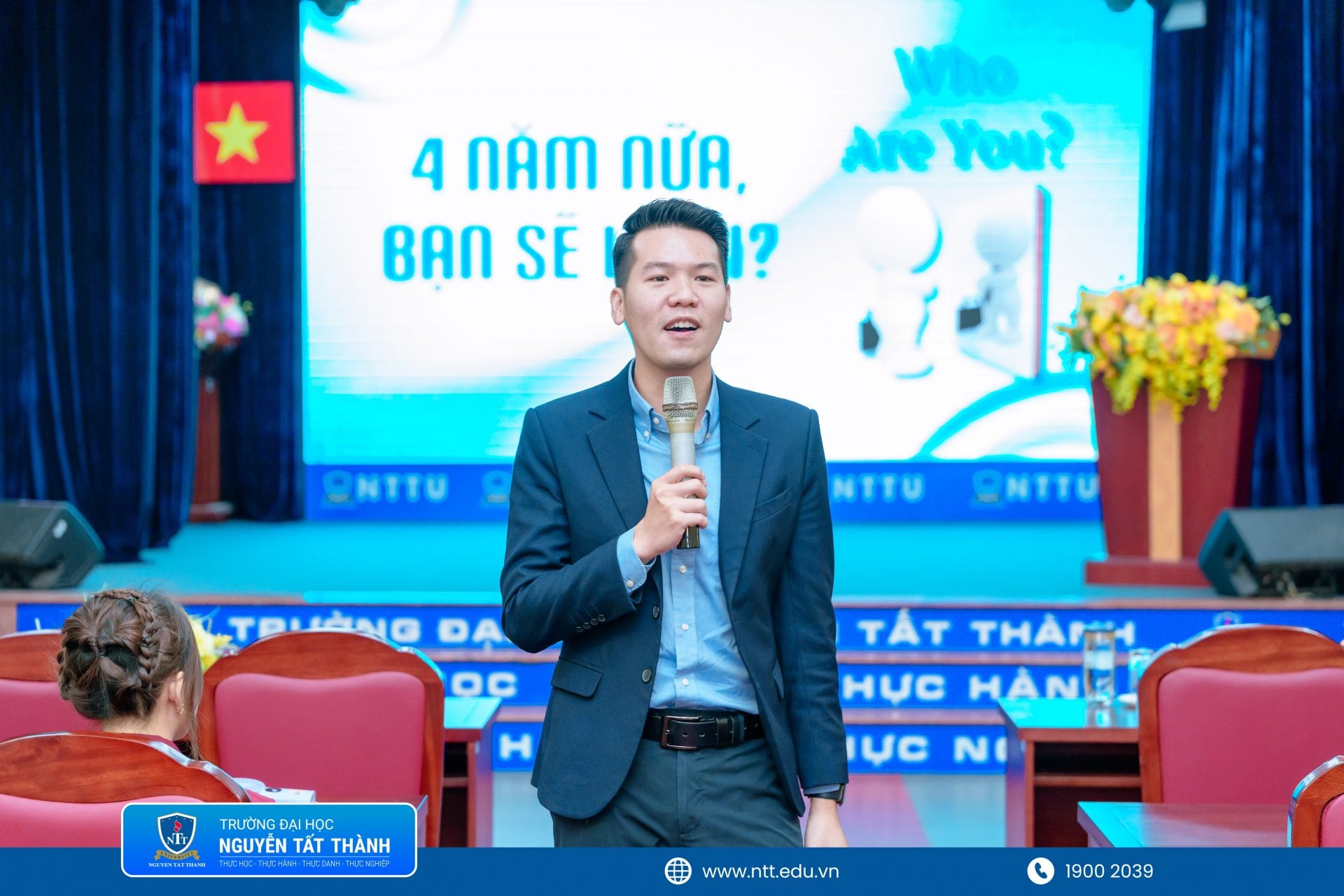 Các chuyên đề về AI, kỹ năng số và an toàn trên không gian mạng giúp tân sinh viên sớm tiếp cận những yêu cầu mới trong học tập và nghề nghiệp.