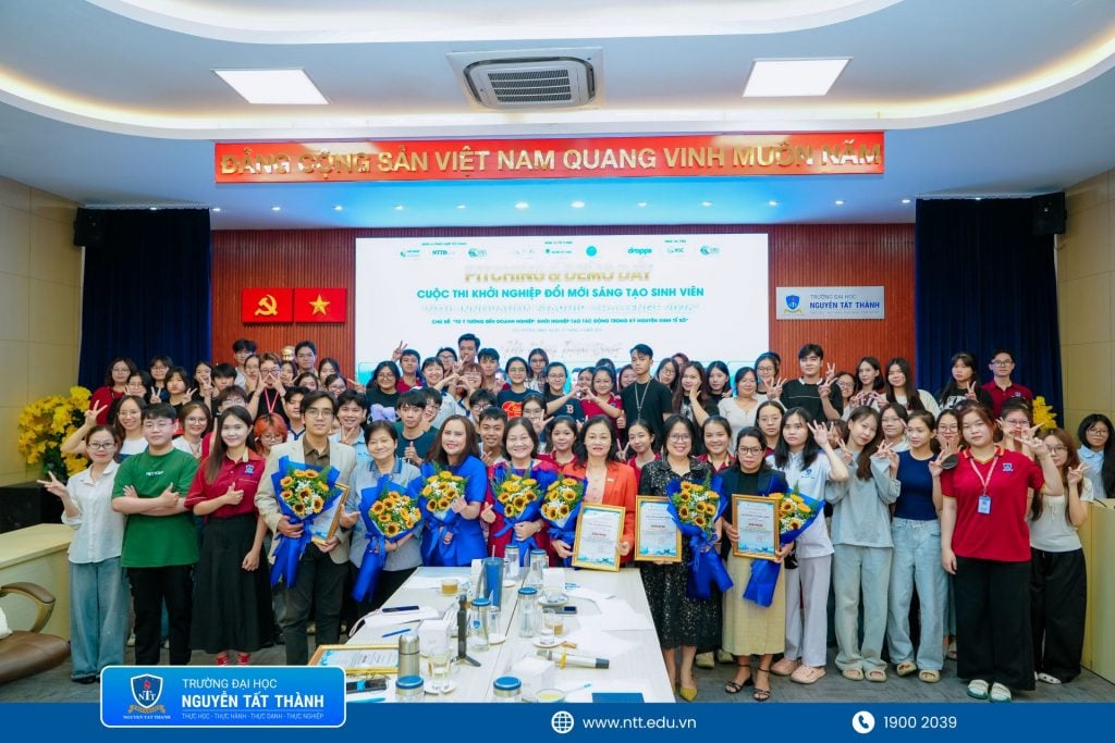 Hình tập thể 
