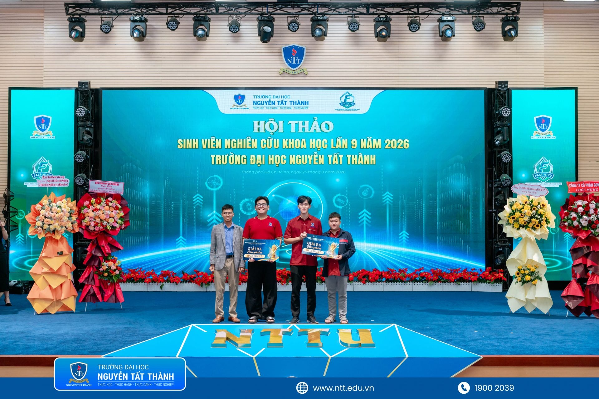 NTTU-Ngay-hoi-doanh-nghiep