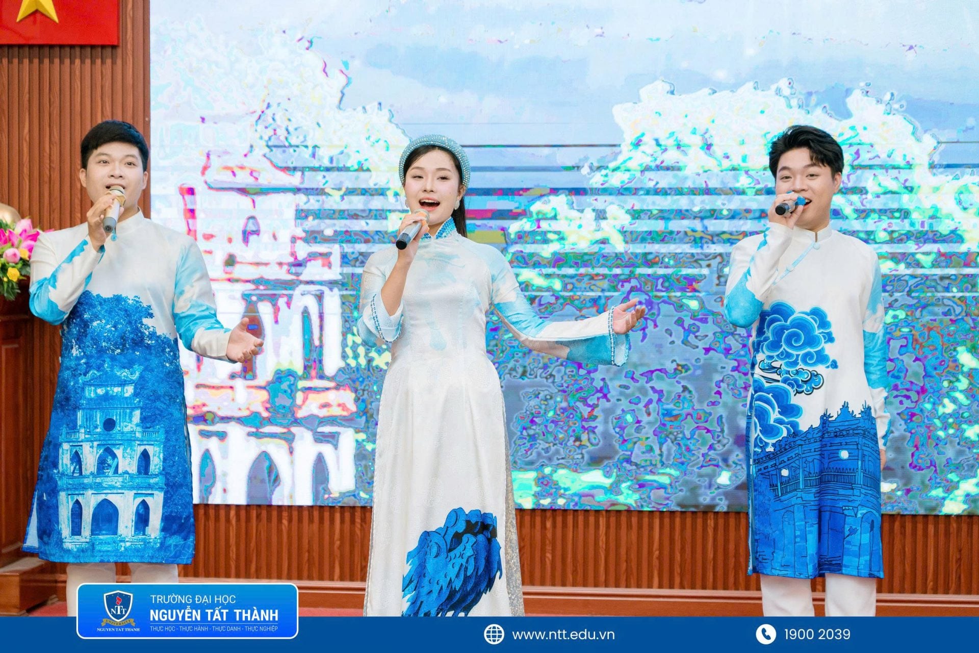 Các tiết mục văn nghệ do sinh viên Việt Nam và Lào biểu diễn, tạo không khí giao lưu văn hóa, thắt chặt tình hữu nghị trong ngày NTTU chào đón tân sinh viên quốc tế khóa 2026.