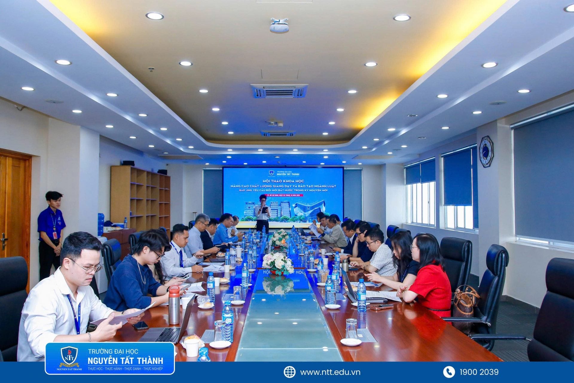 Khoa Luật, Trường Đại học Nguyễn Tất Thành tổ chức hội thảo khoa học cấp trường, kết nối các nhà khoa học, cơ quan tư pháp và giới hành nghề để cùng trao đổi về các giải pháp nâng cao chất lượng đào tạo nhân lực pháp luật
