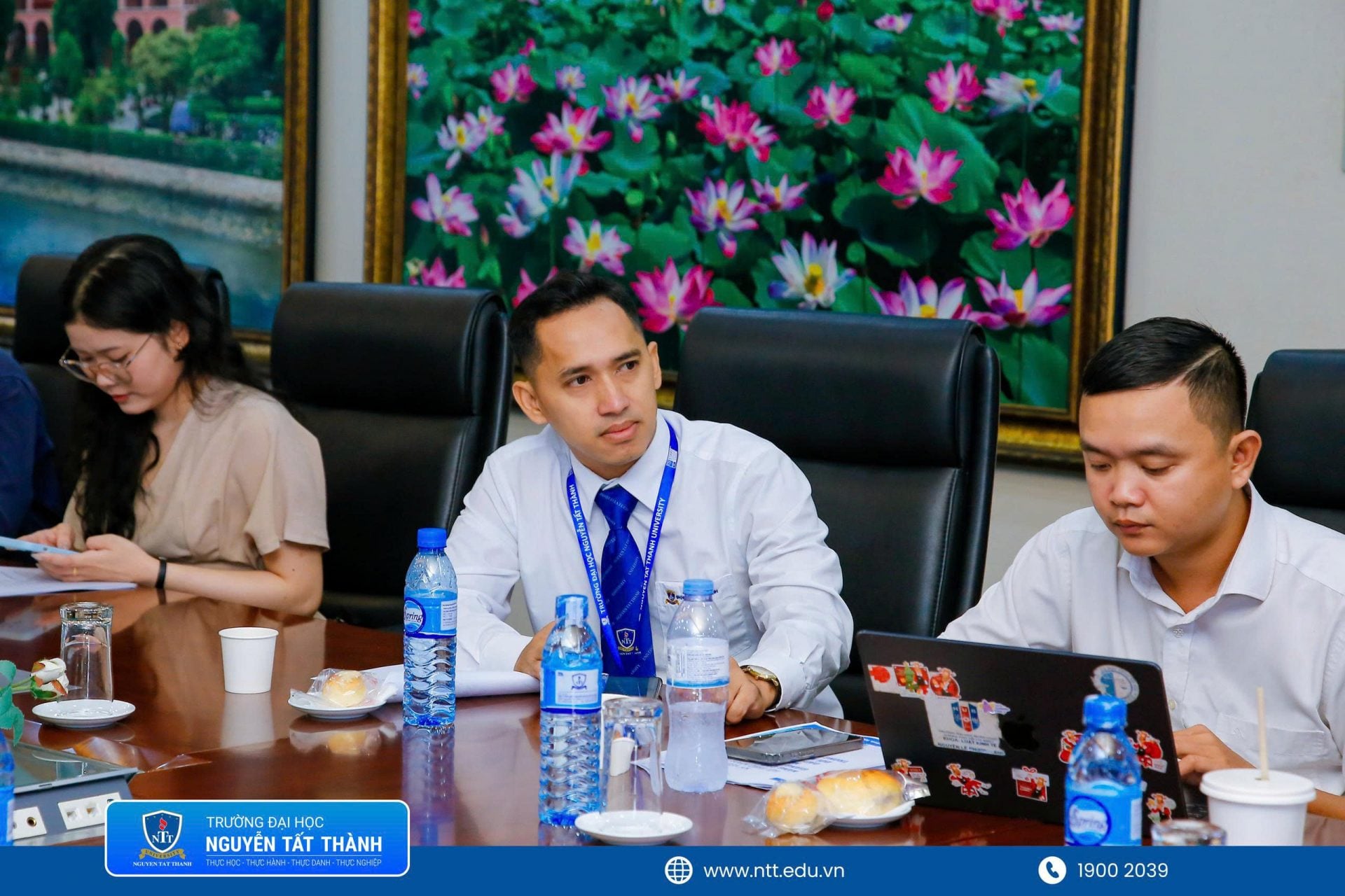 Khoa Luật, Trường Đại học Nguyễn Tất Thành tổ chức hội thảo khoa học cấp trường, kết nối các nhà khoa học, cơ quan tư pháp và giới hành nghề để cùng trao đổi về các giải pháp nâng cao chất lượng đào tạo nhân lực pháp luật