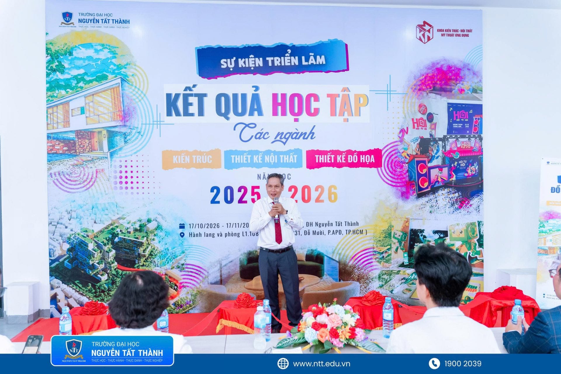 TS. Nguyễn Tuấn Anh – Phó Hiệu trưởng Trường Đại học Nguyễn Tất Thành phát biểu tại lễ khai mạc triển lãm