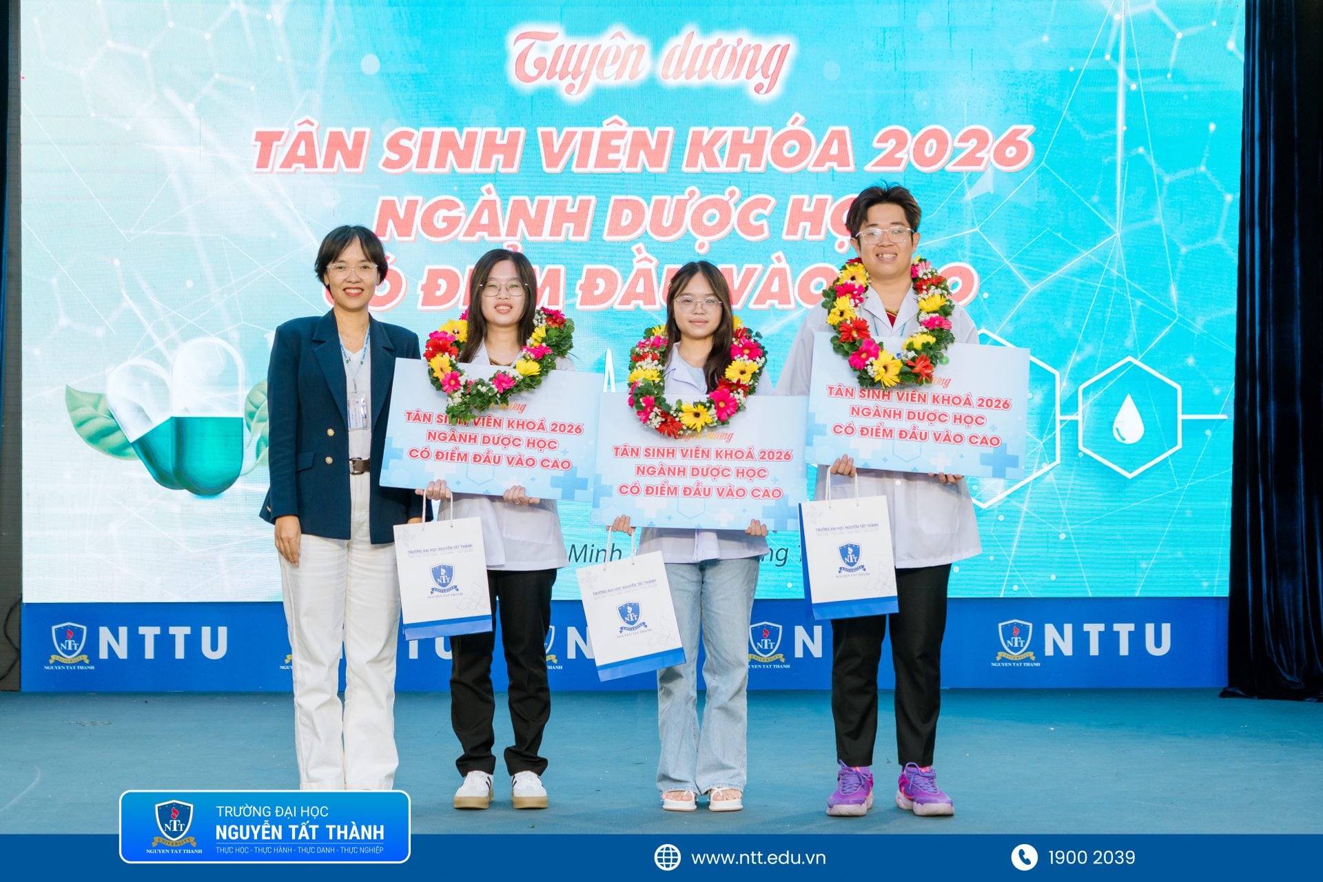 khen thuong tan sinh vien