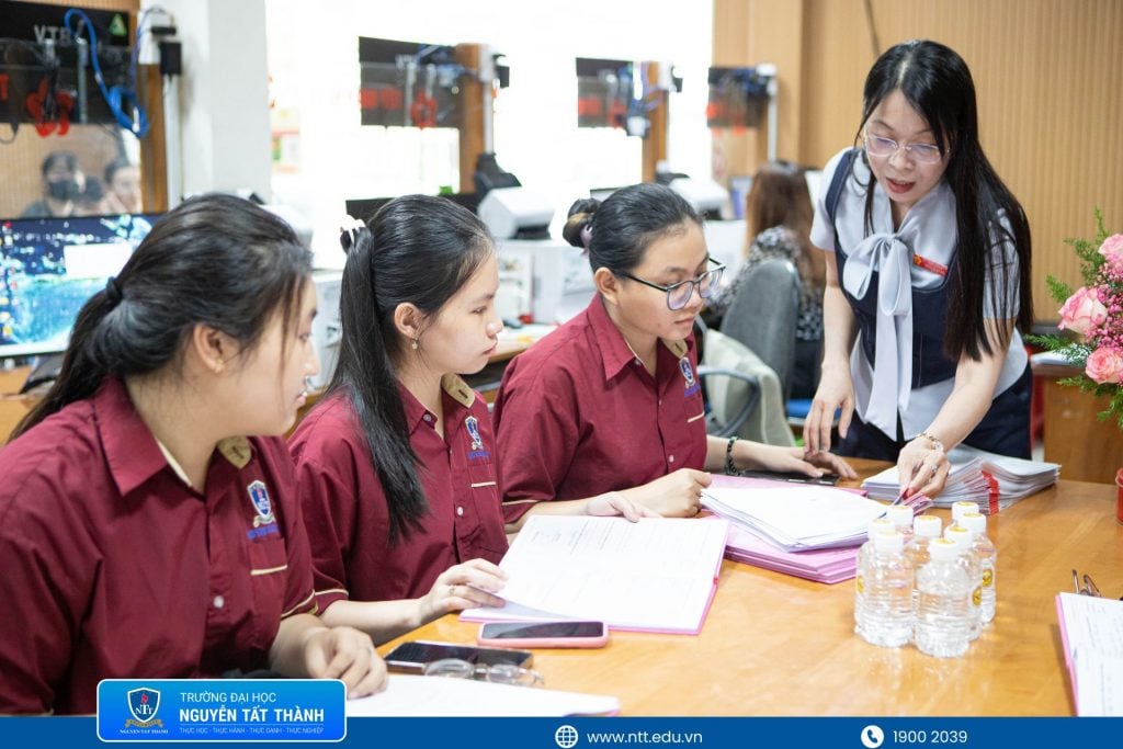 Chương trình thực tập tại Trung tâm Phục vụ hành chính công phường Hạnh Thông góp phần khẳng định định hướng đào tạo gắn với thực tiễn của Trường Đại học Nguyễn Tất Thành, tạo cơ hội để sinh viên Khoa Luật vận dụng kiến thức chuyên môn, rèn luyện kỹ năng nghề nghiệp và đồng hành cùng địa phương trong công tác chuyển đổi số, phục vụ người dân.