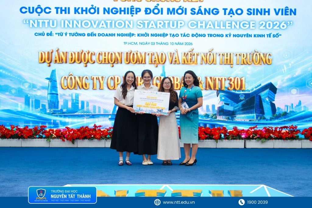 Nhận giải