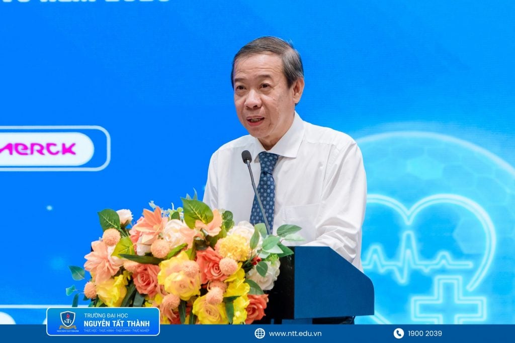 TS.BS Nguyễn Văn Vĩnh Châu – Phó Giám đốc Sở Y tế TPHCM, phát biểu tại hội nghị.