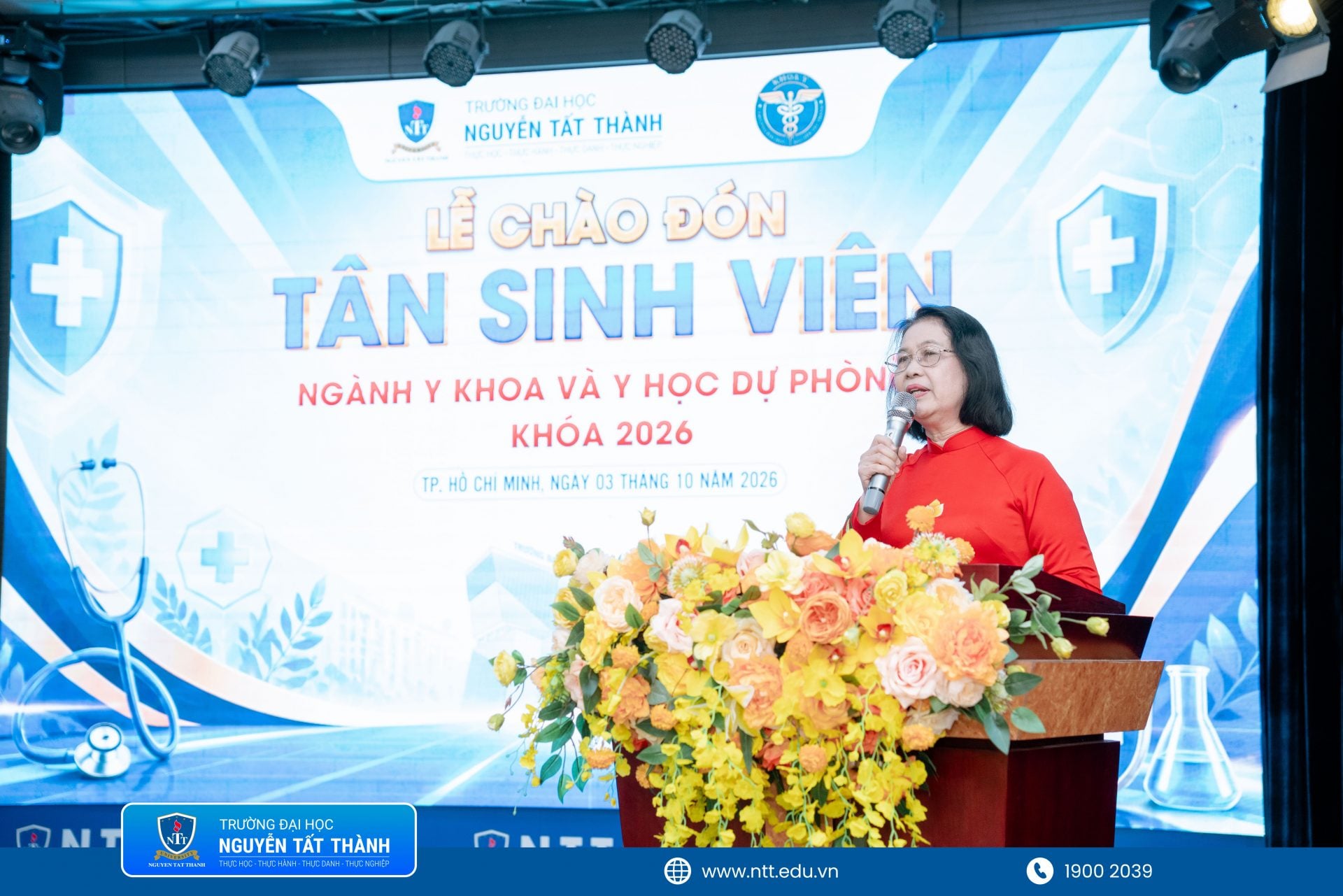 NTTU-Chao TSV khoa Y