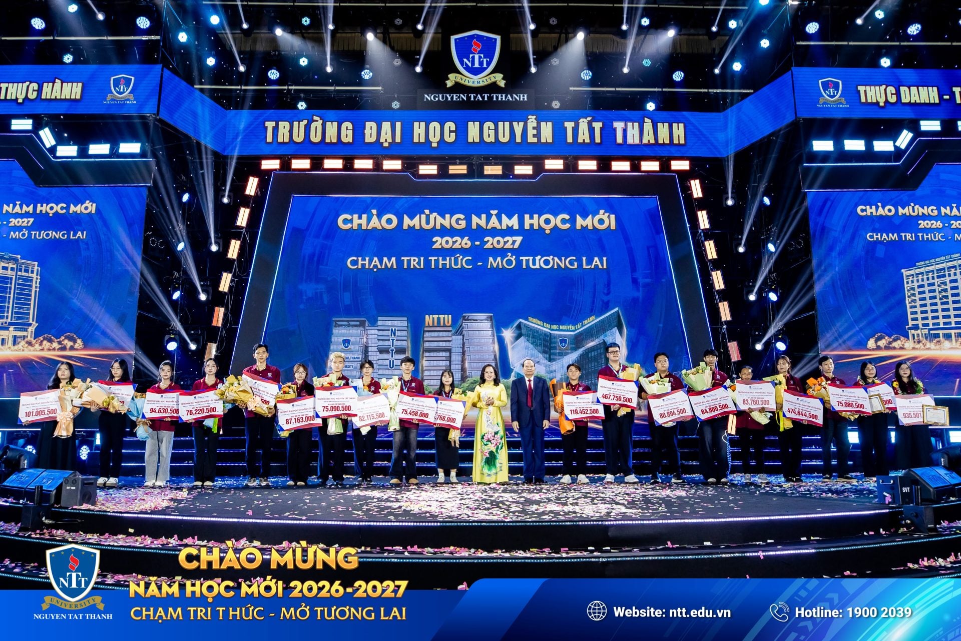 NTTU - Gala chao nam hoc moi