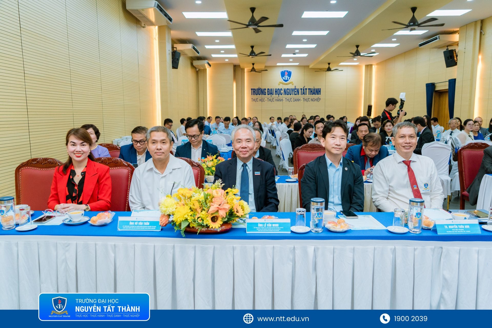 Toàn cảnh chương trình