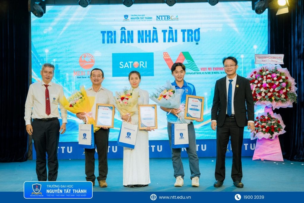 Tri ân nhà tài trợ